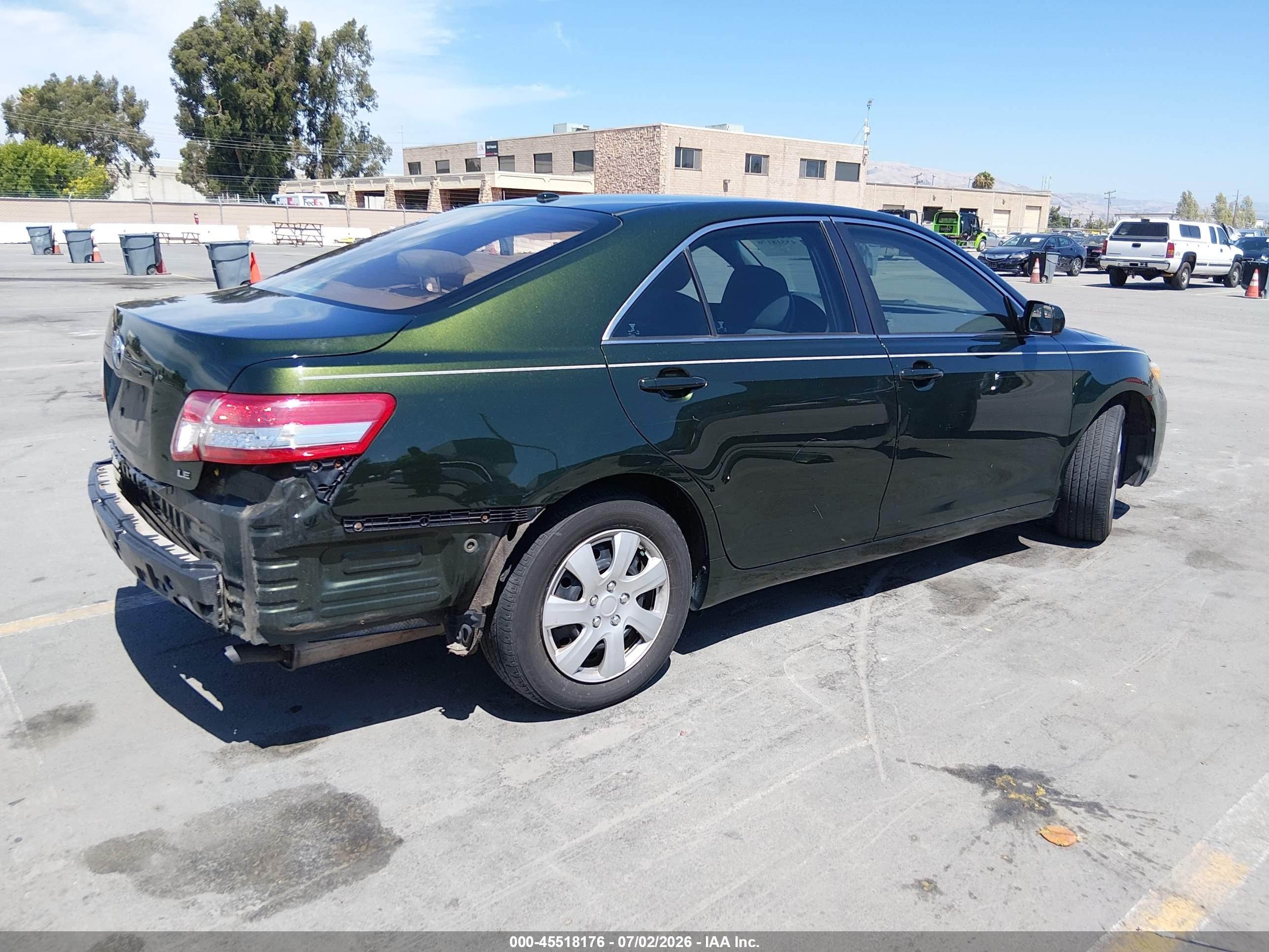 2010 Toyota Camry Le Green vin: 4T4BF3EK1AR061405