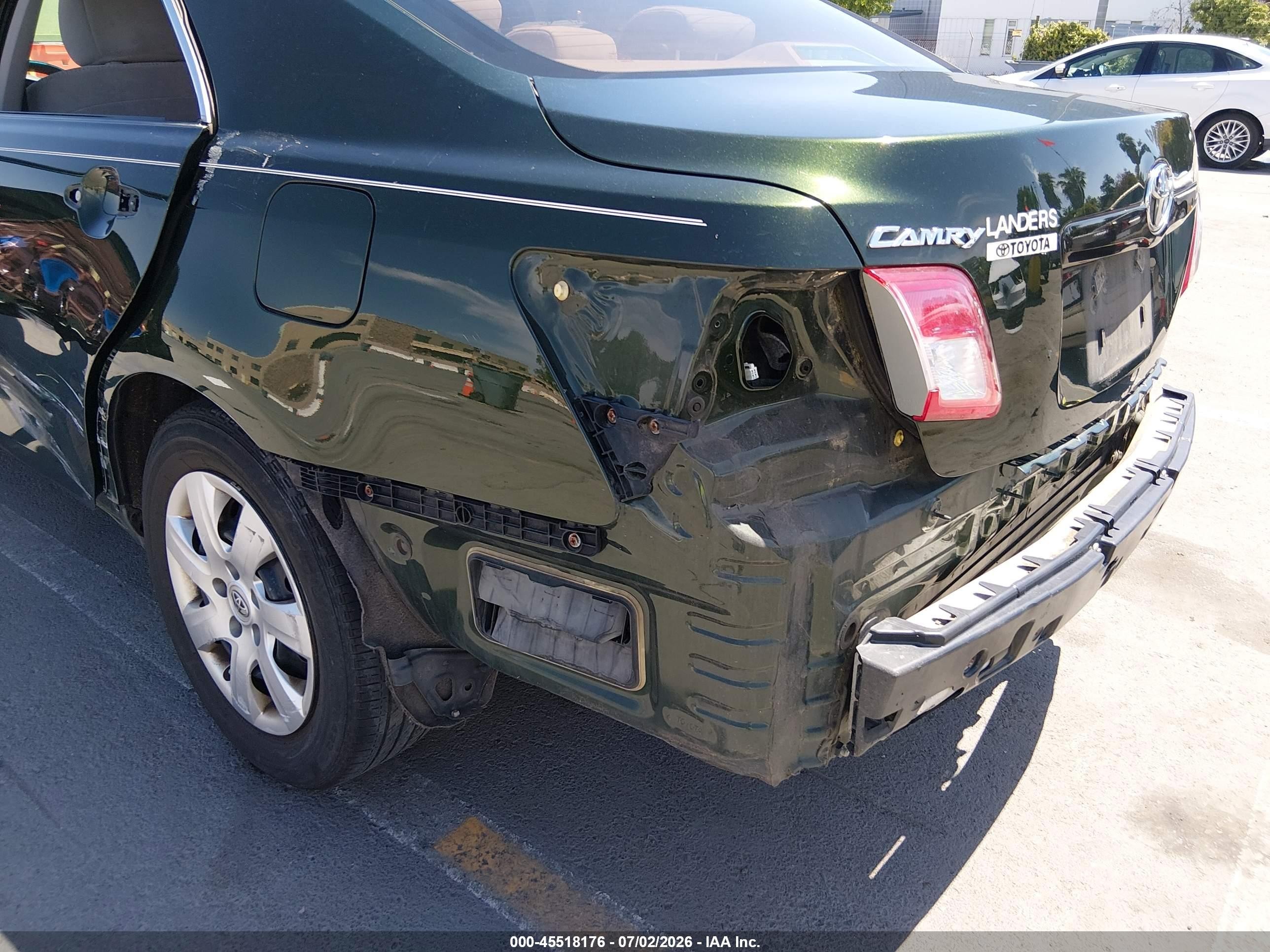 2010 Toyota Camry Le Green vin: 4T4BF3EK1AR061405