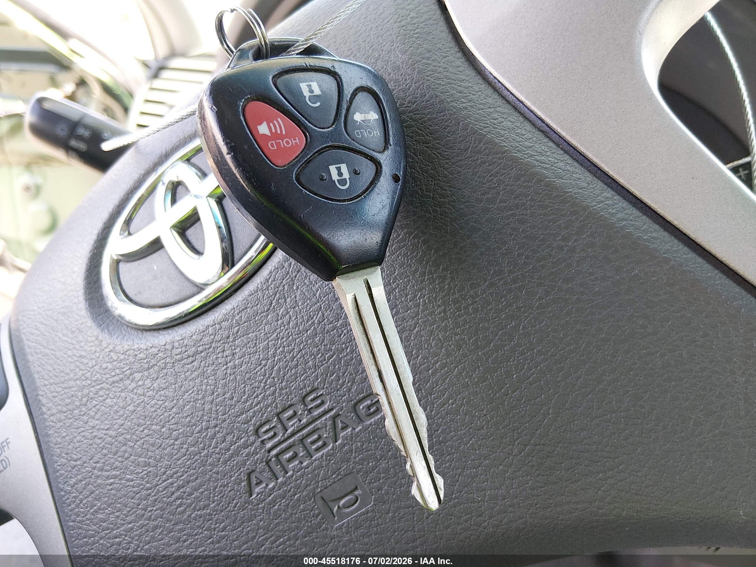 2010 Toyota Camry Le Green vin: 4T4BF3EK1AR061405