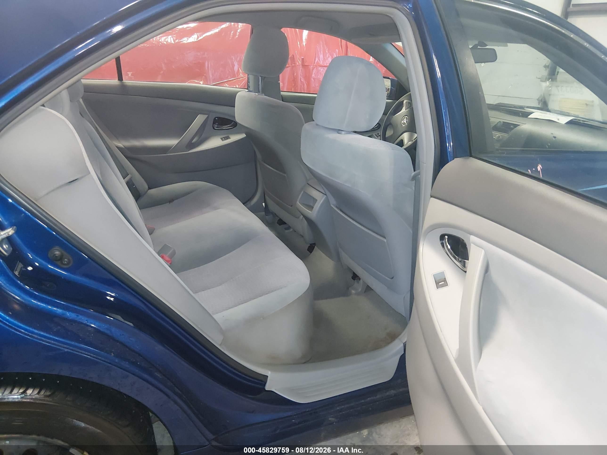 2010 Toyota Camry Le Синий vin: 4T4BF3EK1AR061839
