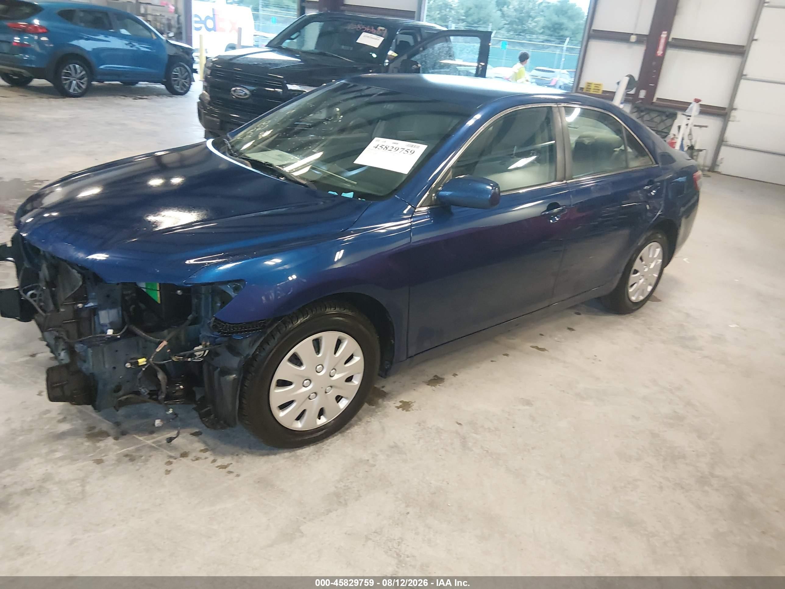 2010 Toyota Camry Le Синий vin: 4T4BF3EK1AR061839