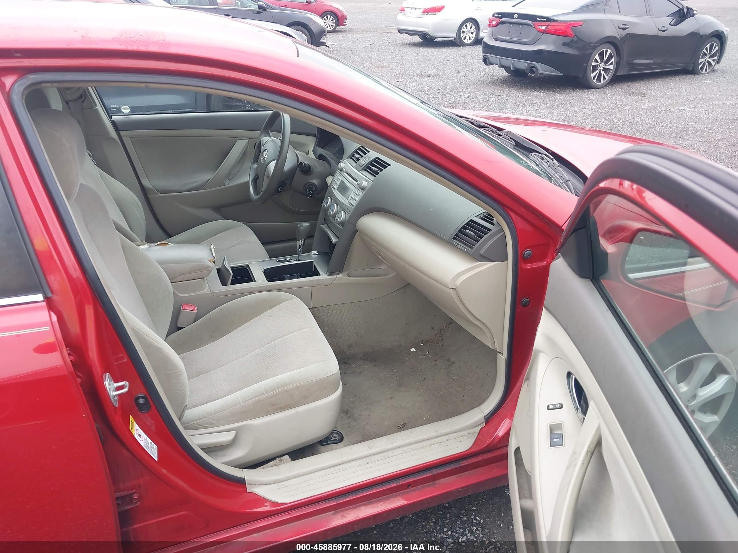 2010 Toyota Camry Le Красный vin: 4T4BF3EK1AR070038