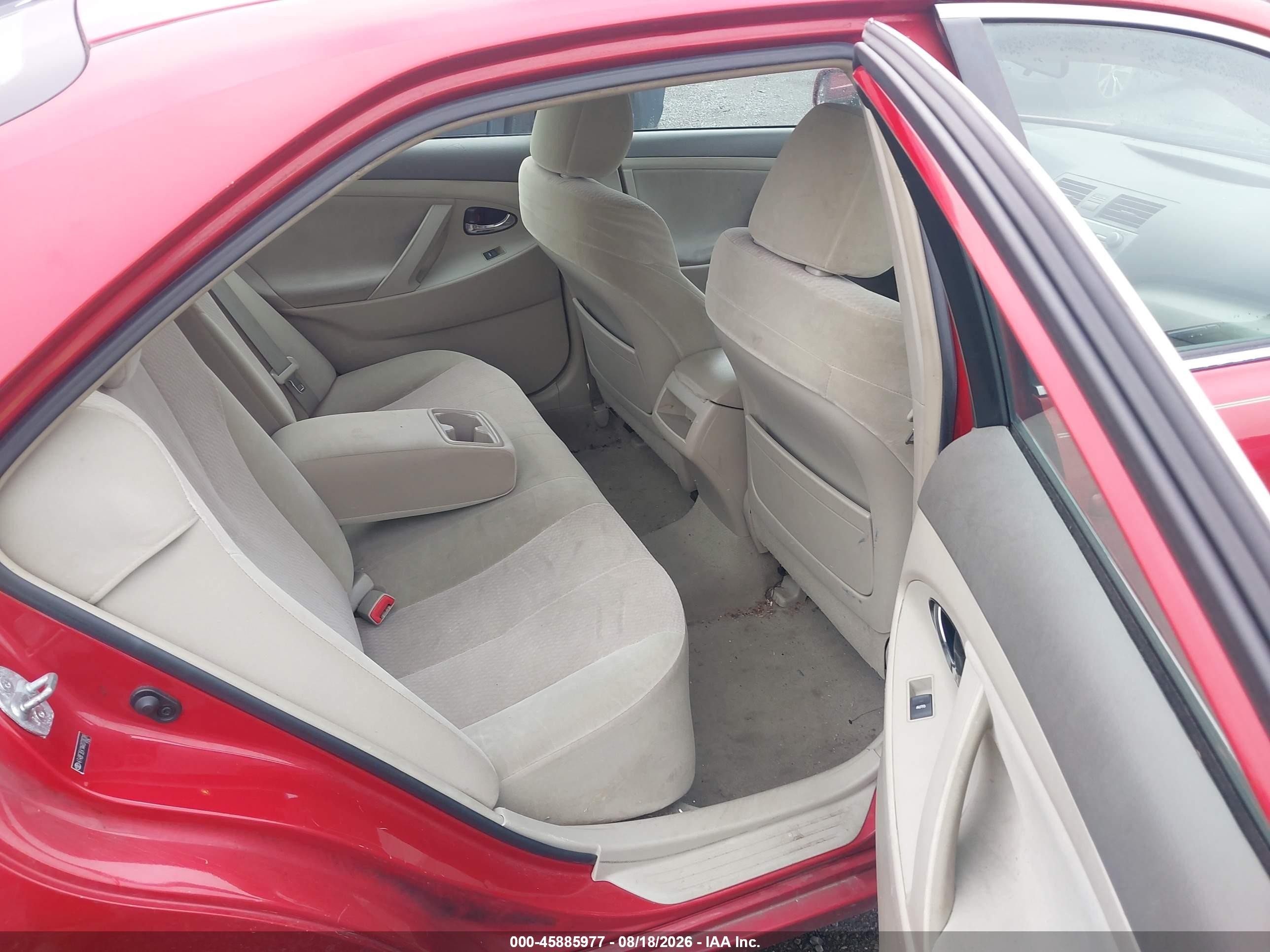 2010 Toyota Camry Le Красный vin: 4T4BF3EK1AR070038