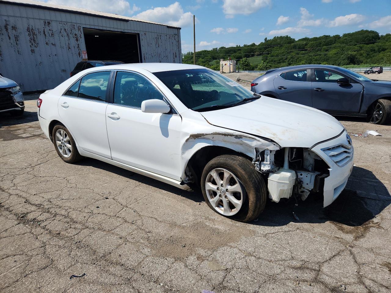 2010 Toyota Camry Le White vin: 4T4BF3EK1AR081301