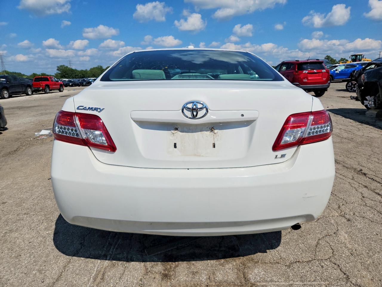 2010 Toyota Camry Le White vin: 4T4BF3EK1AR081301