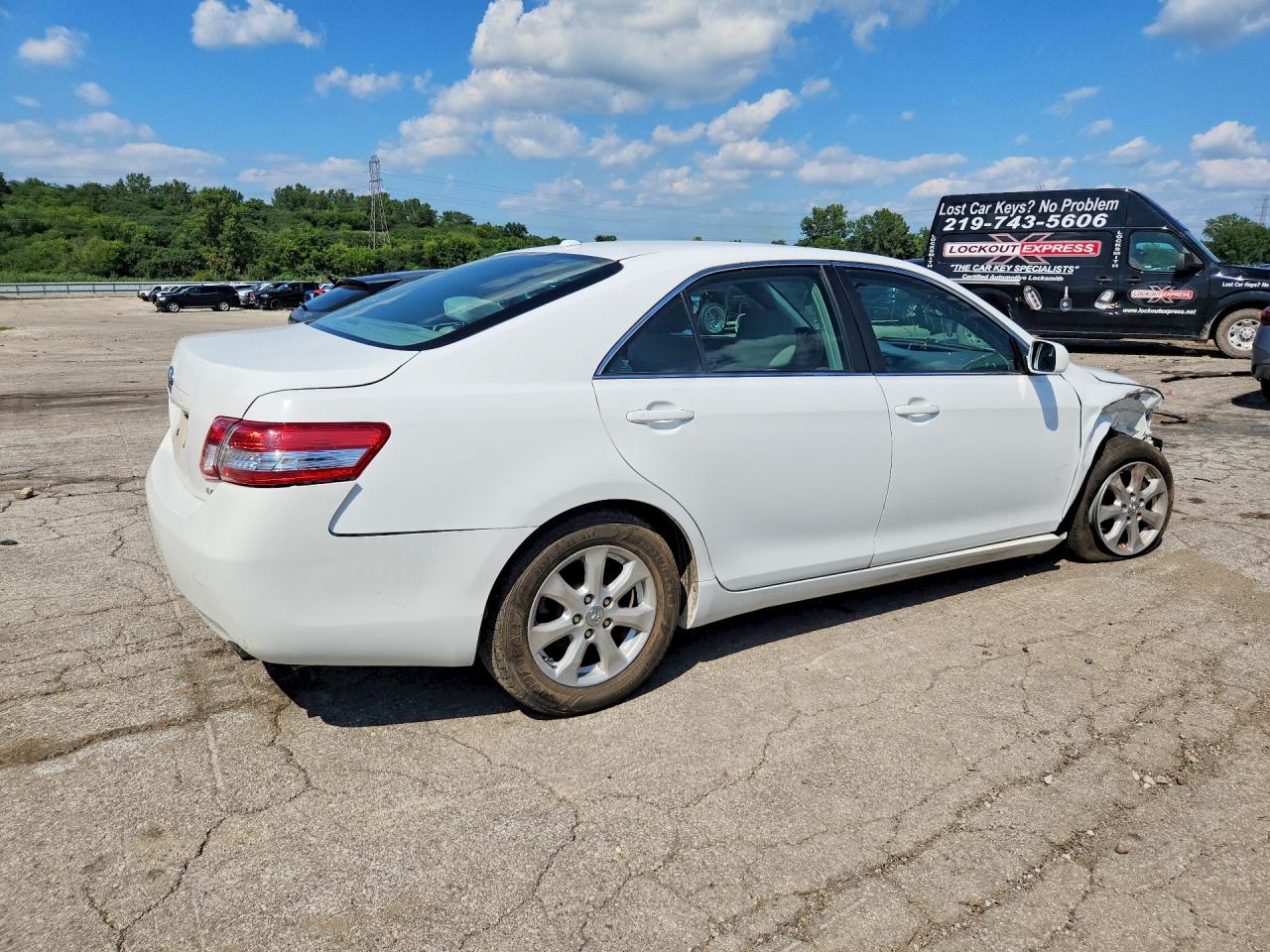 2010 Toyota Camry Le White vin: 4T4BF3EK1AR081301