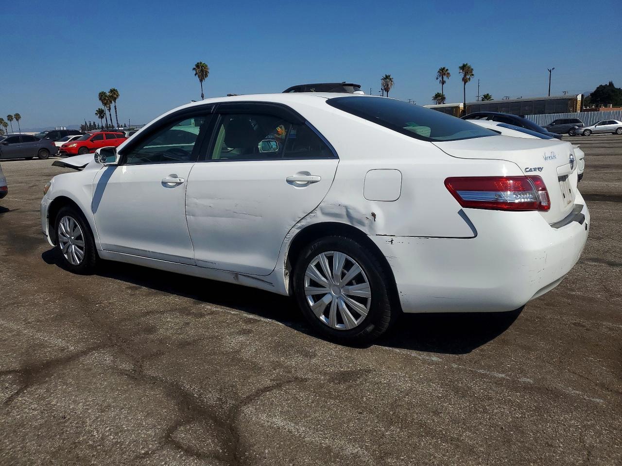 2011 Toyota Camry Le Белый vin: 4T4BF3EK1BR102522