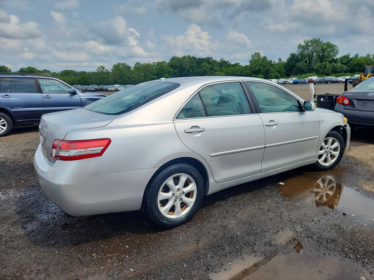 2011 Toyota Camry Le Silver vin: 4T4BF3EK1BR106473