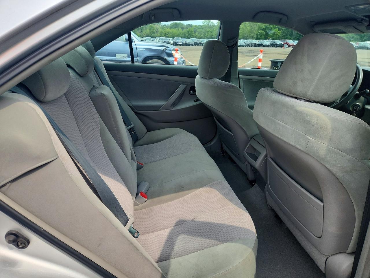 2011 Toyota Camry Le Silver vin: 4T4BF3EK1BR106473