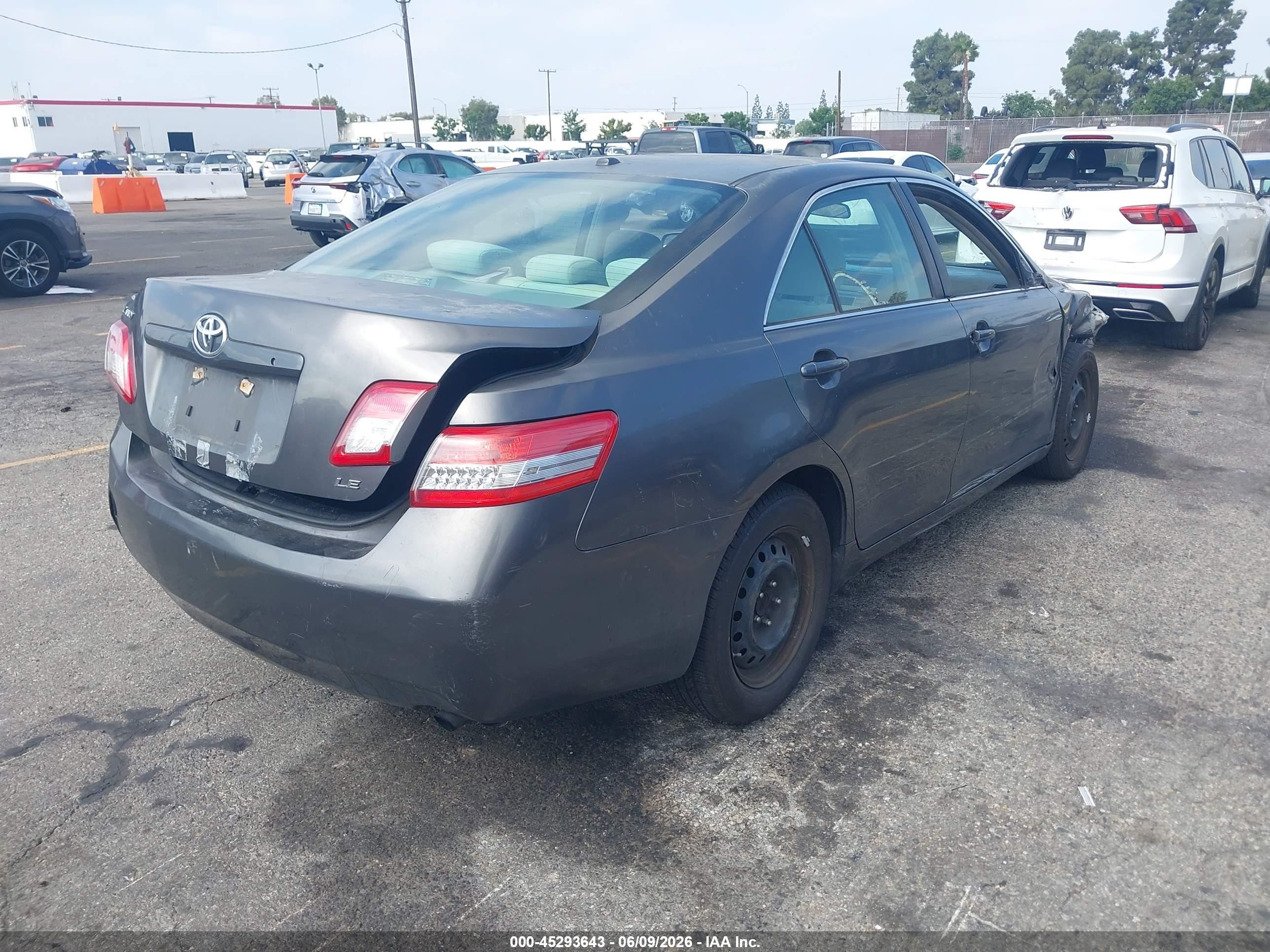 2011 Toyota Camry Le Gray vin: 4T4BF3EK1BR108773