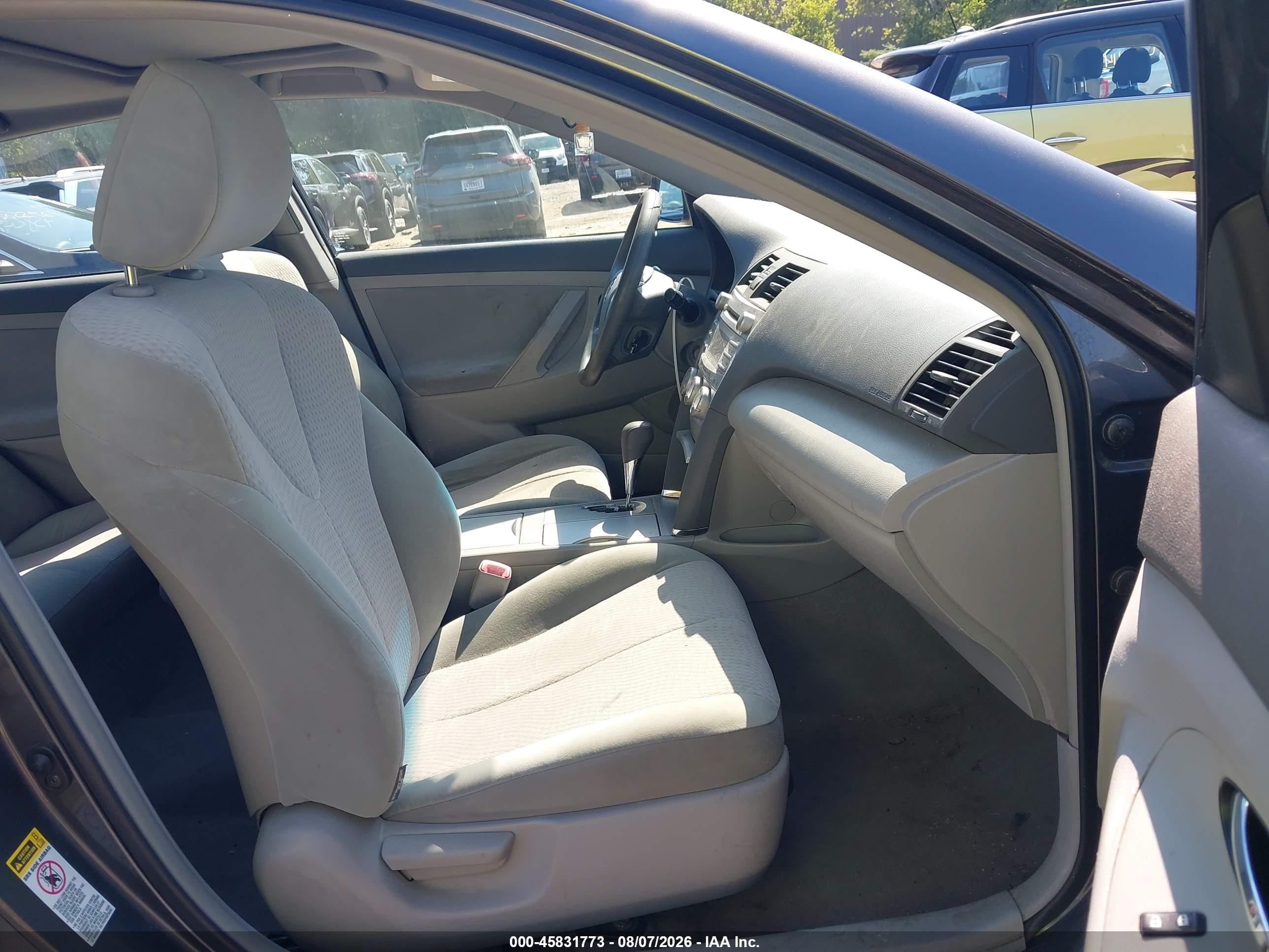 2011 Toyota Camry Le Gray vin: 4T4BF3EK1BR112032
