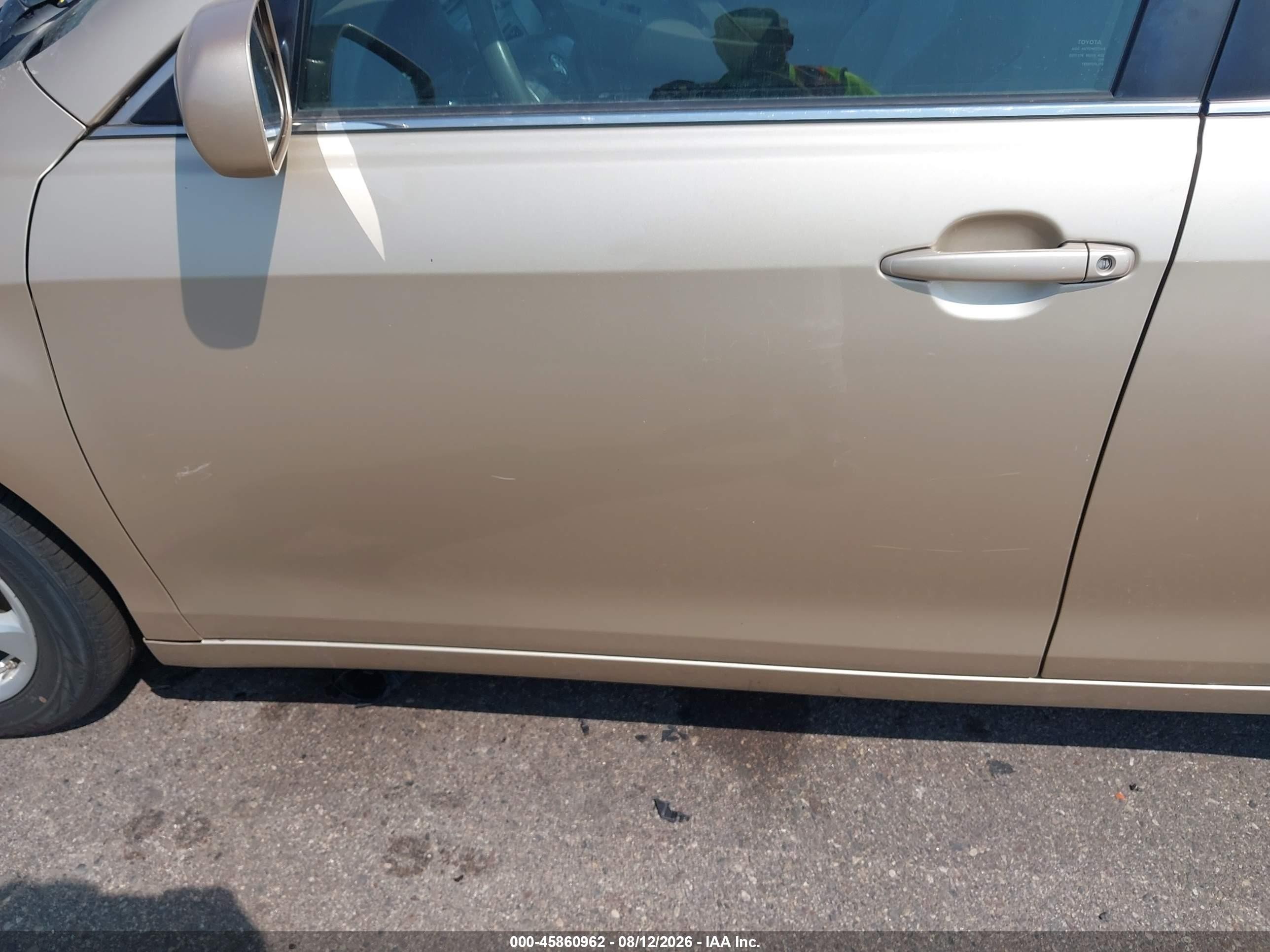2011 Toyota Camry Le Tan vin: 4T4BF3EK1BR121507