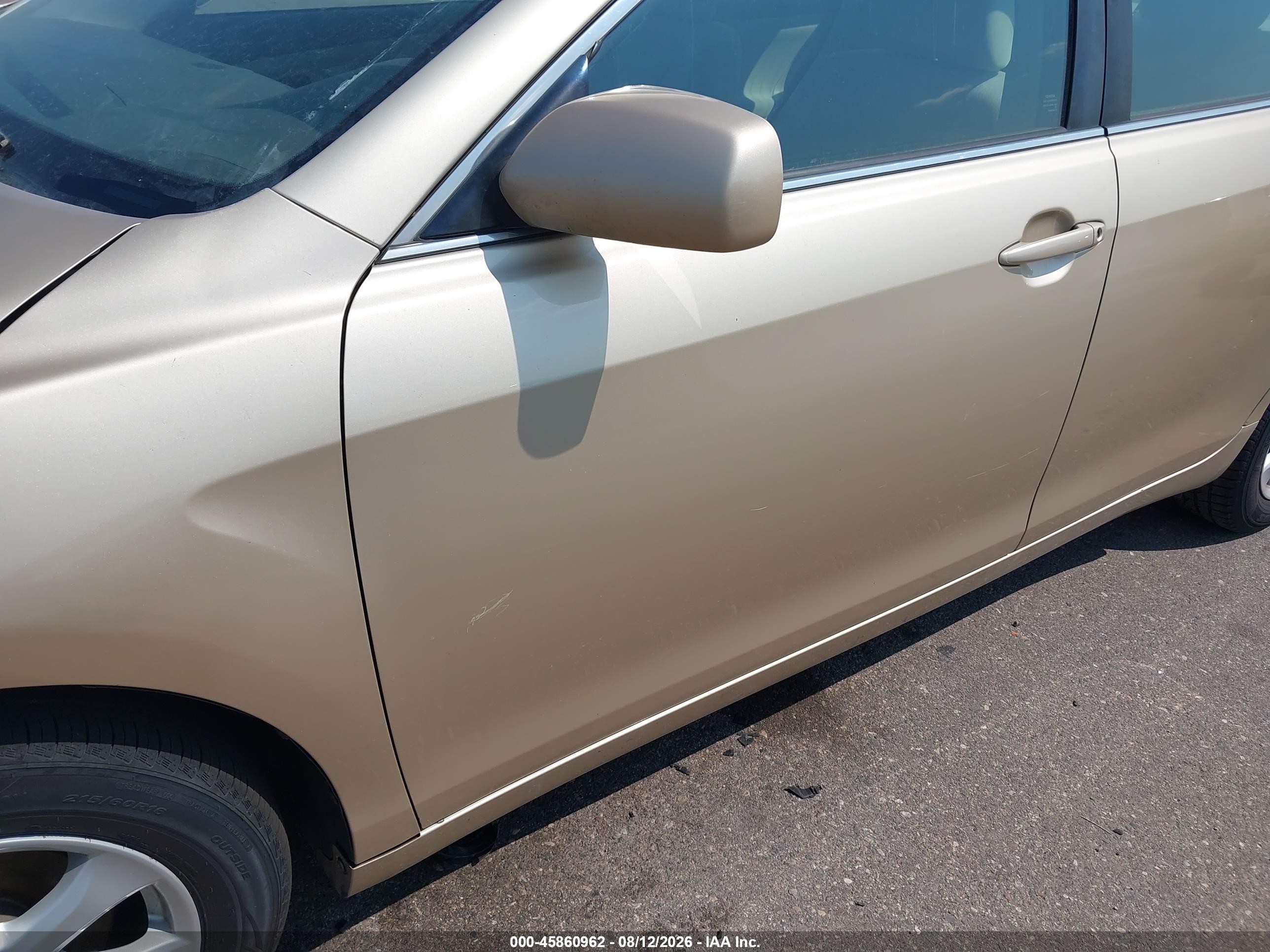 2011 Toyota Camry Le Tan vin: 4T4BF3EK1BR121507