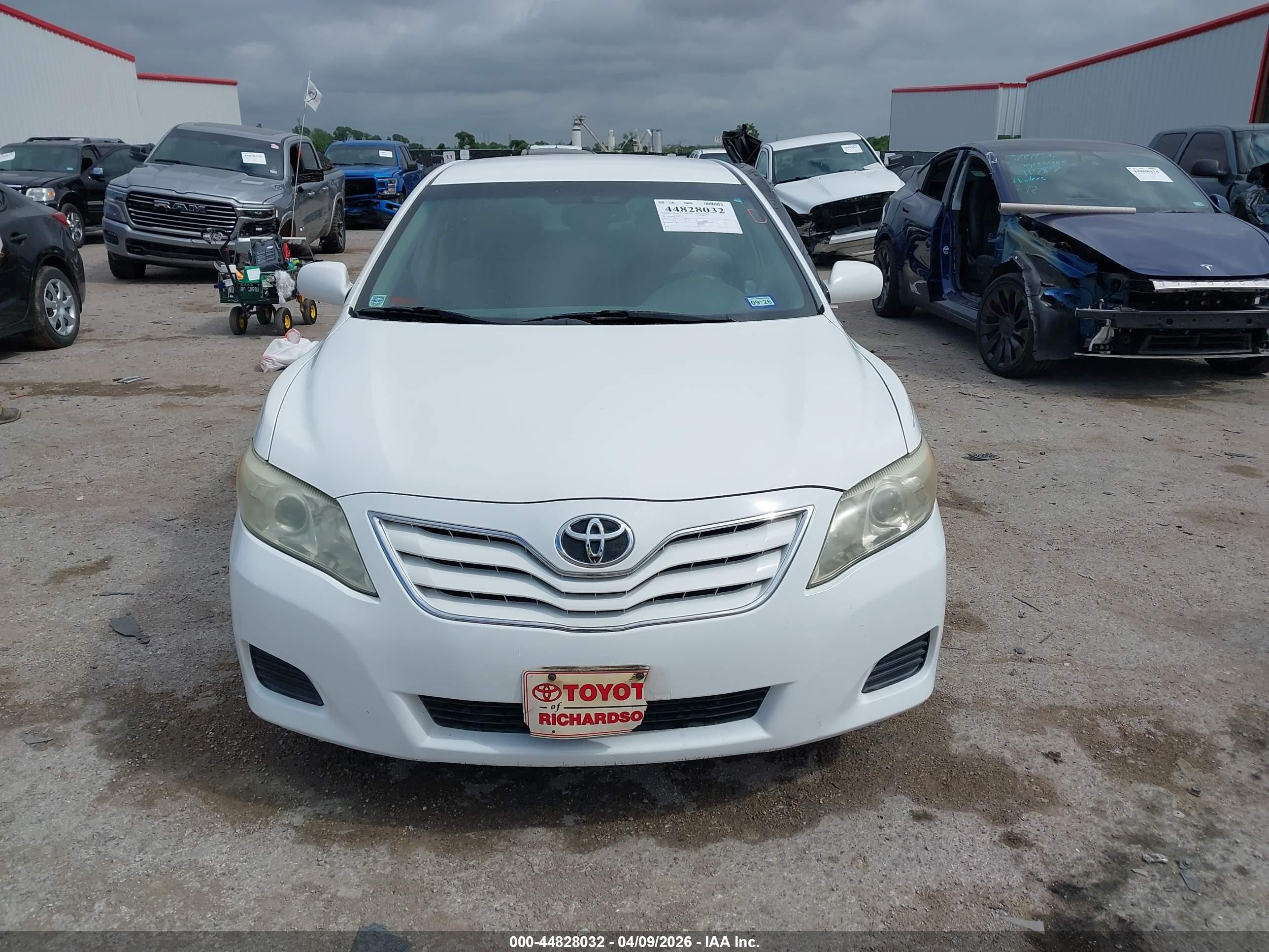 2011 Toyota Camry Le White vin: 4T4BF3EK1BR134693