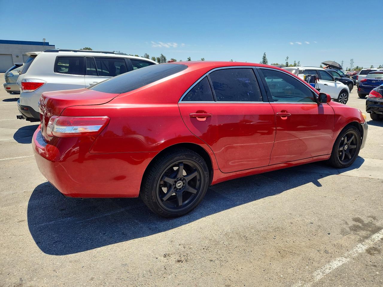 2011 Toyota Camry Le Red vin: 4T4BF3EK1BR158797