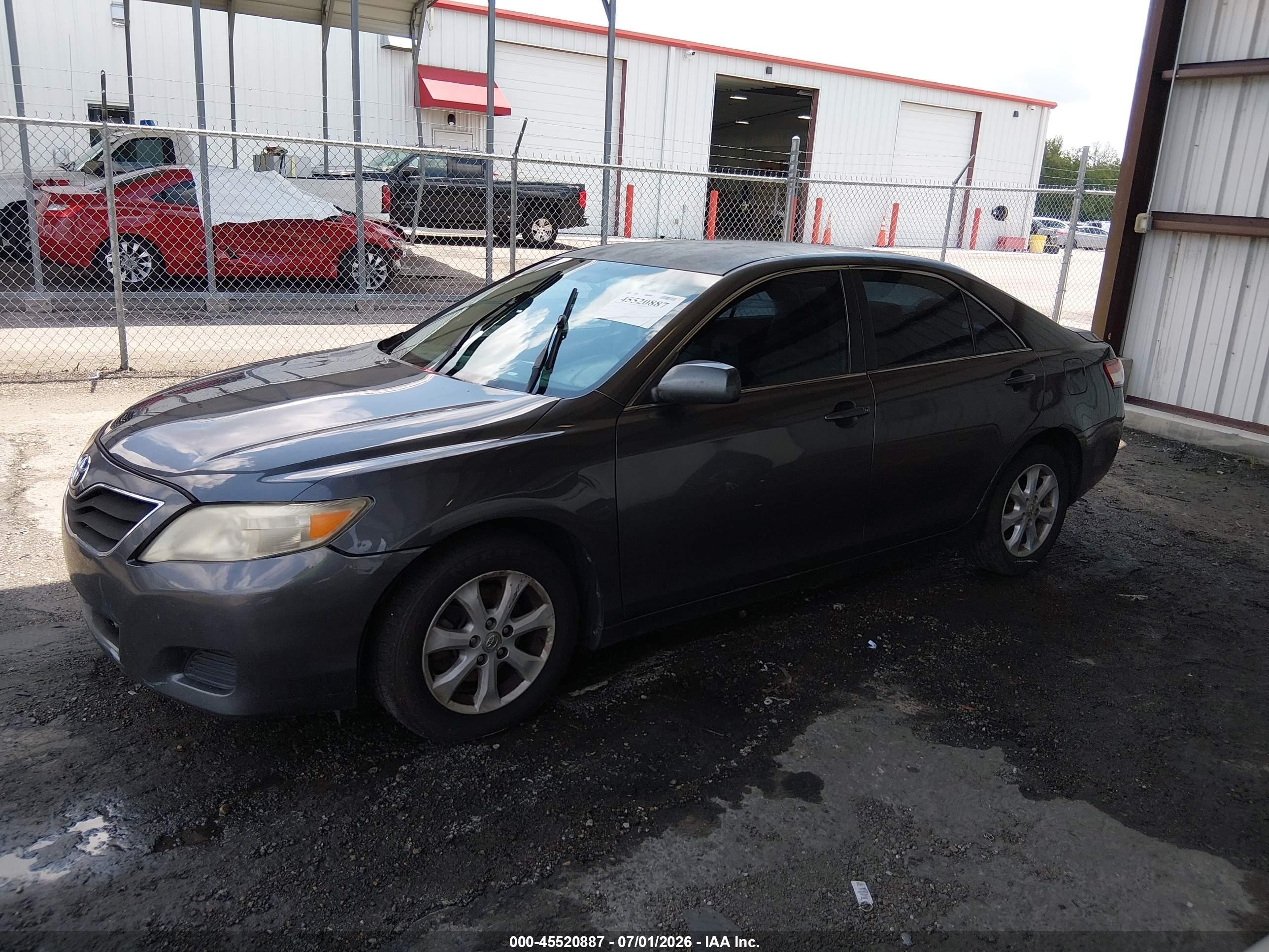 2011 Toyota Camry Le Gray vin: 4T4BF3EK1BR174031