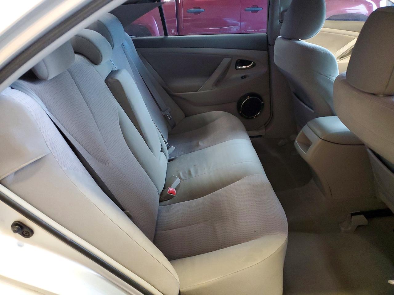 2011 Toyota Camry Le Серебряный vin: 4T4BF3EK1BR175602