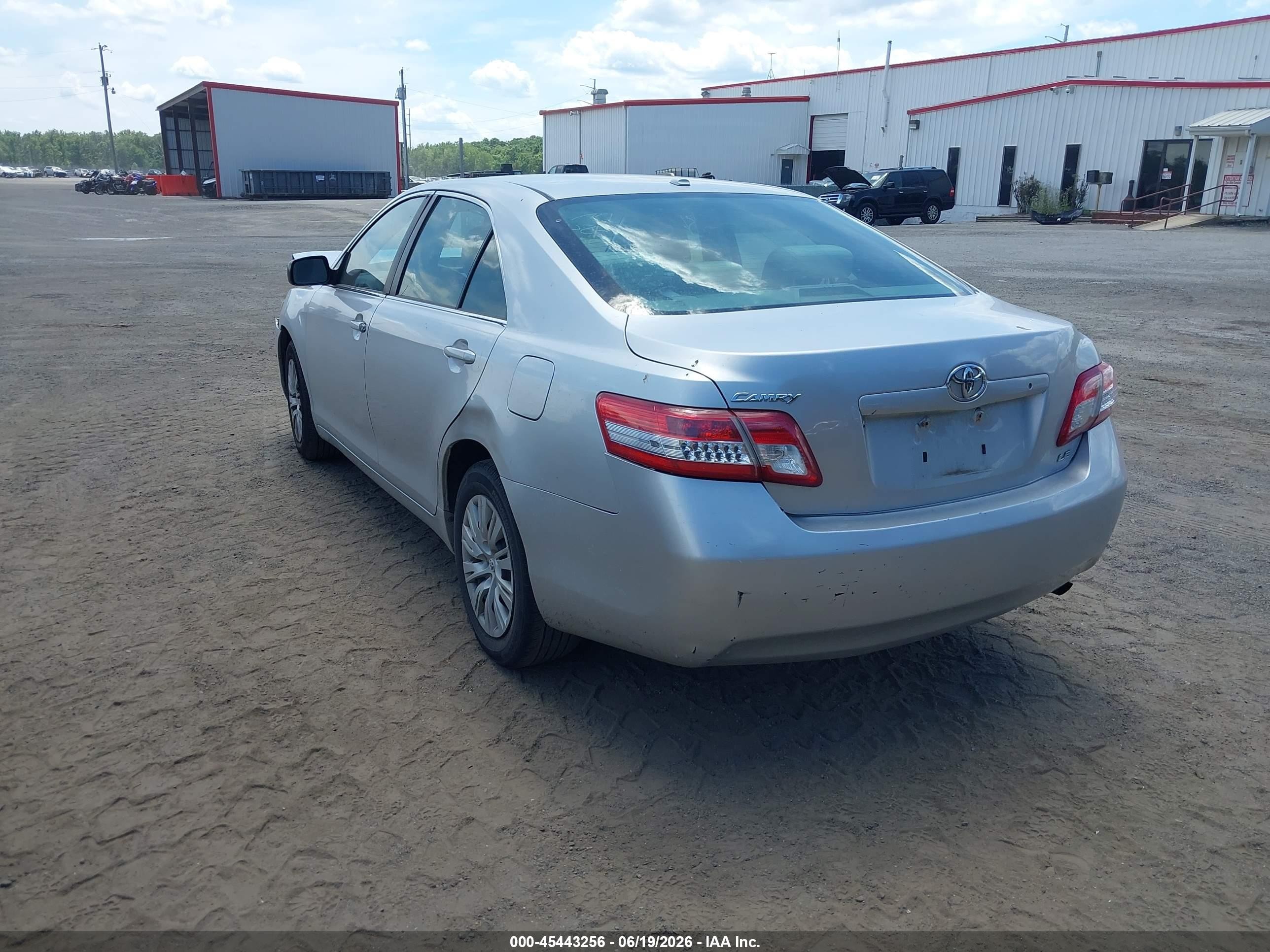 2011 Toyota Camry Le Silver vin: 4T4BF3EK1BR188883
