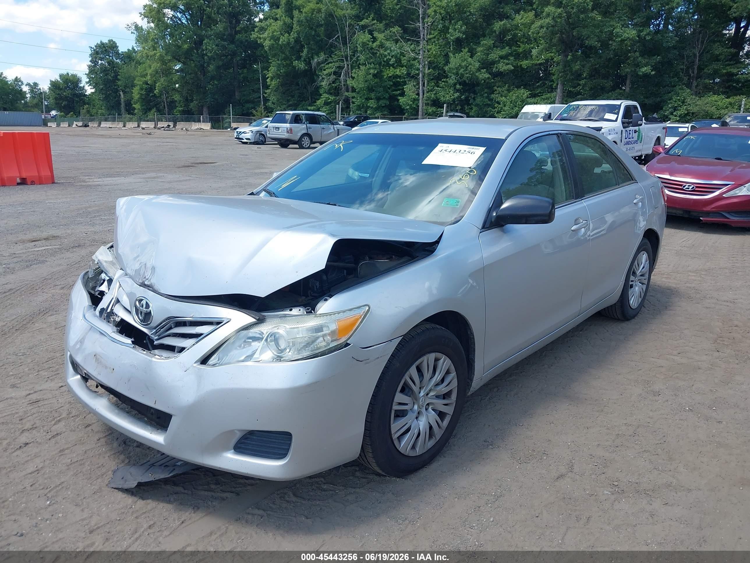 2011 Toyota Camry Le Silver vin: 4T4BF3EK1BR188883