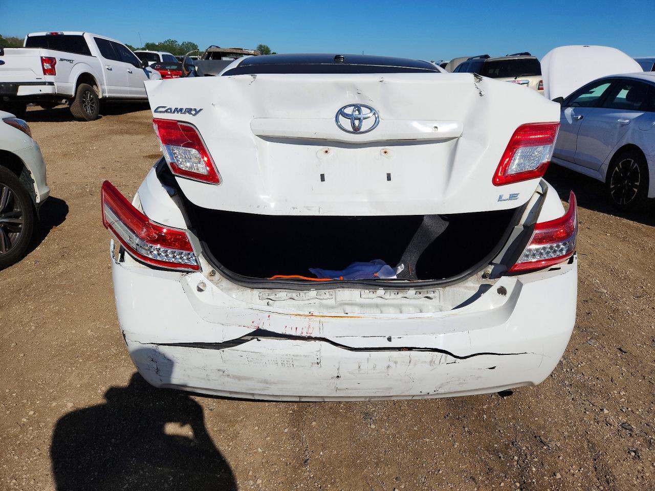 2011 Toyota Camry White vin: 4T4BF3EK1BR201177