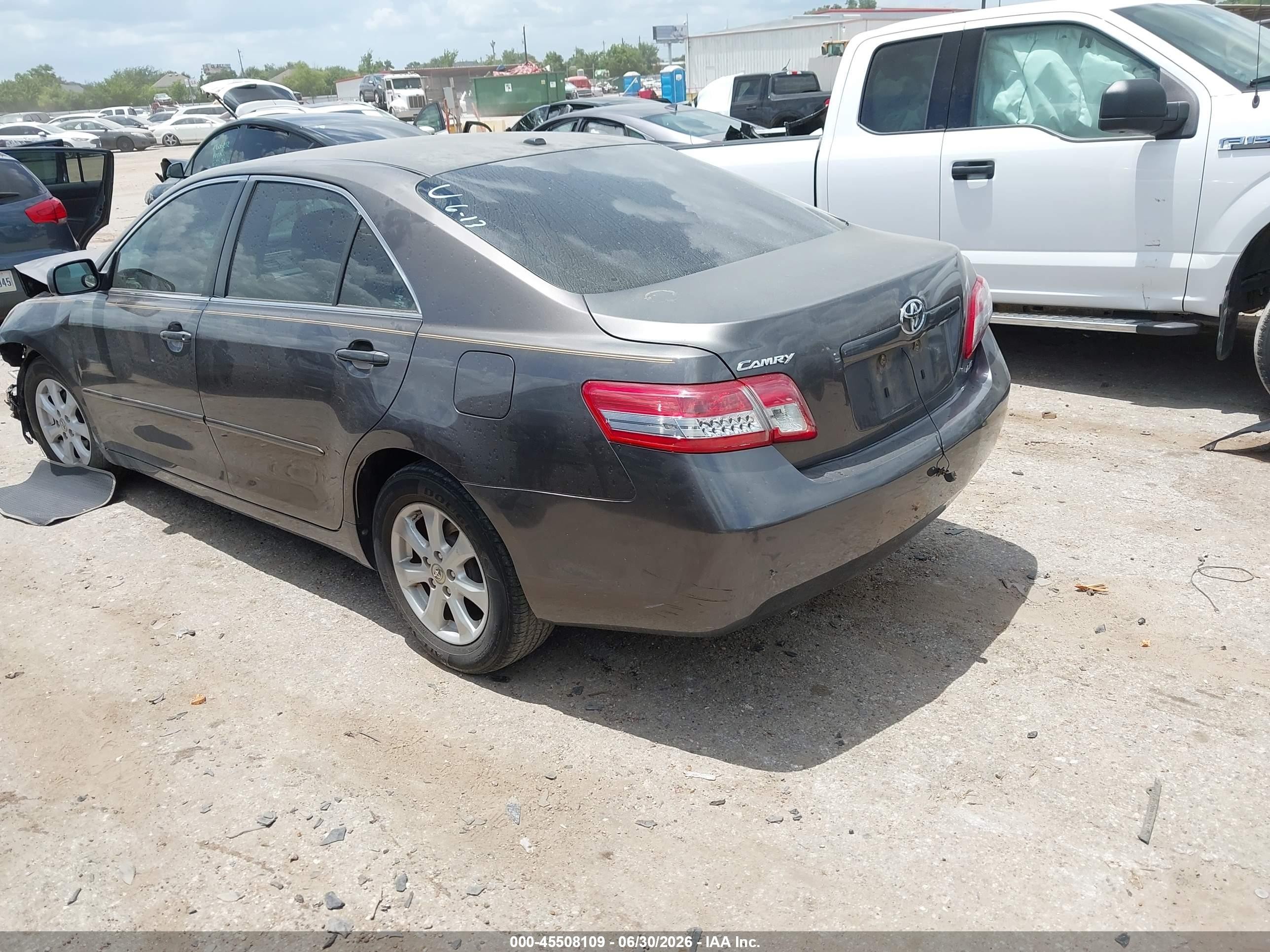 2011 Toyota Camry Le Gray vin: 4T4BF3EK1BR208890