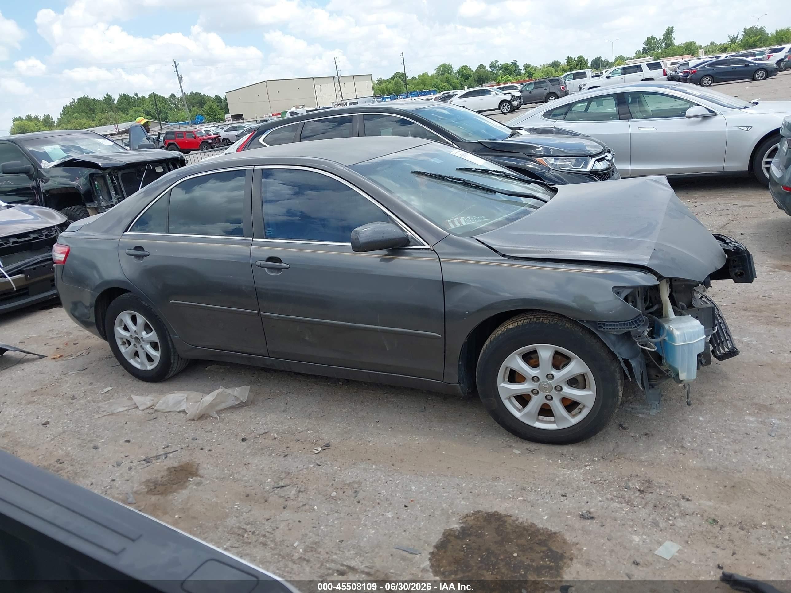 2011 Toyota Camry Le Gray vin: 4T4BF3EK1BR208890