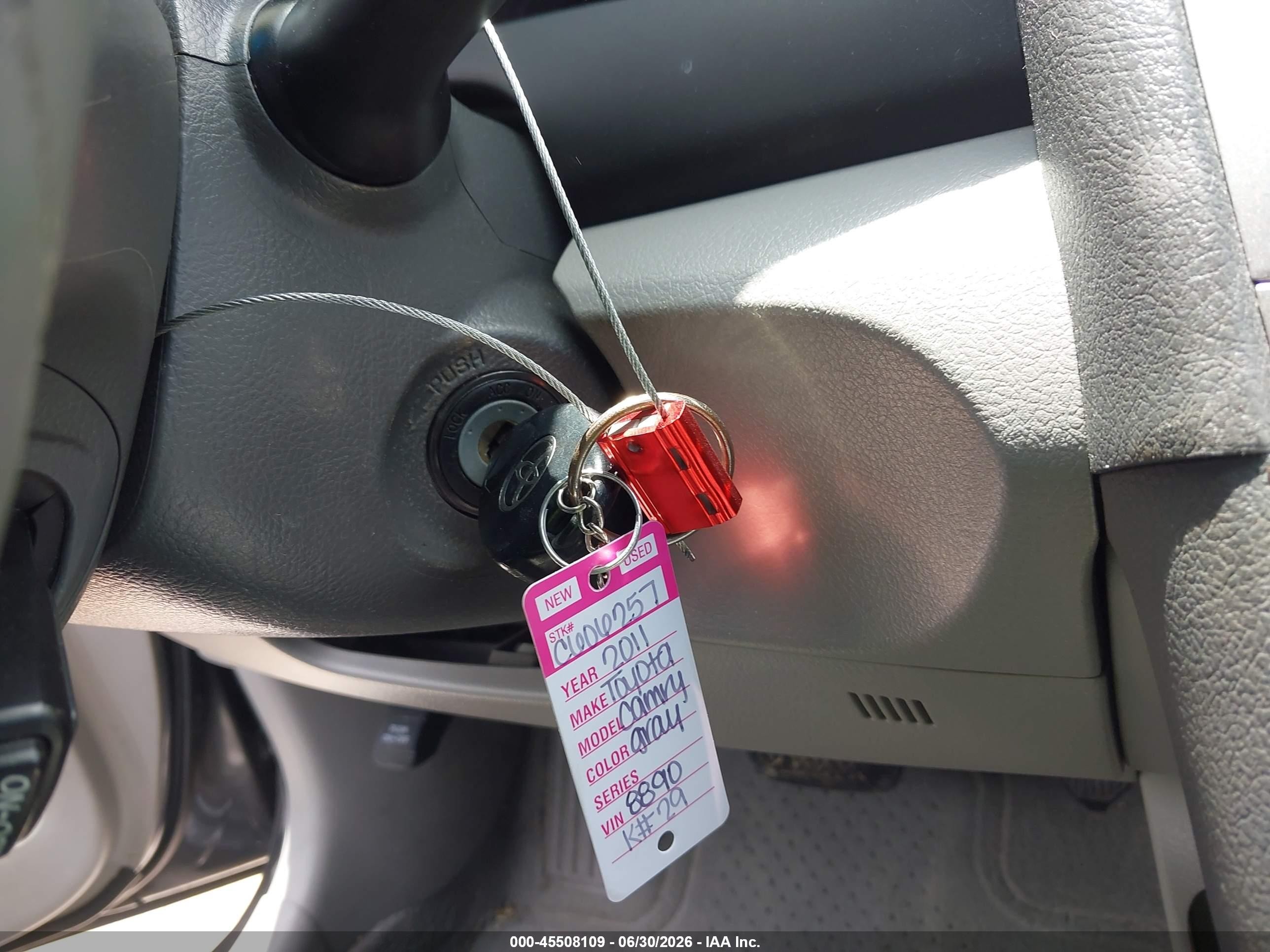 2011 Toyota Camry Le Gray vin: 4T4BF3EK1BR208890