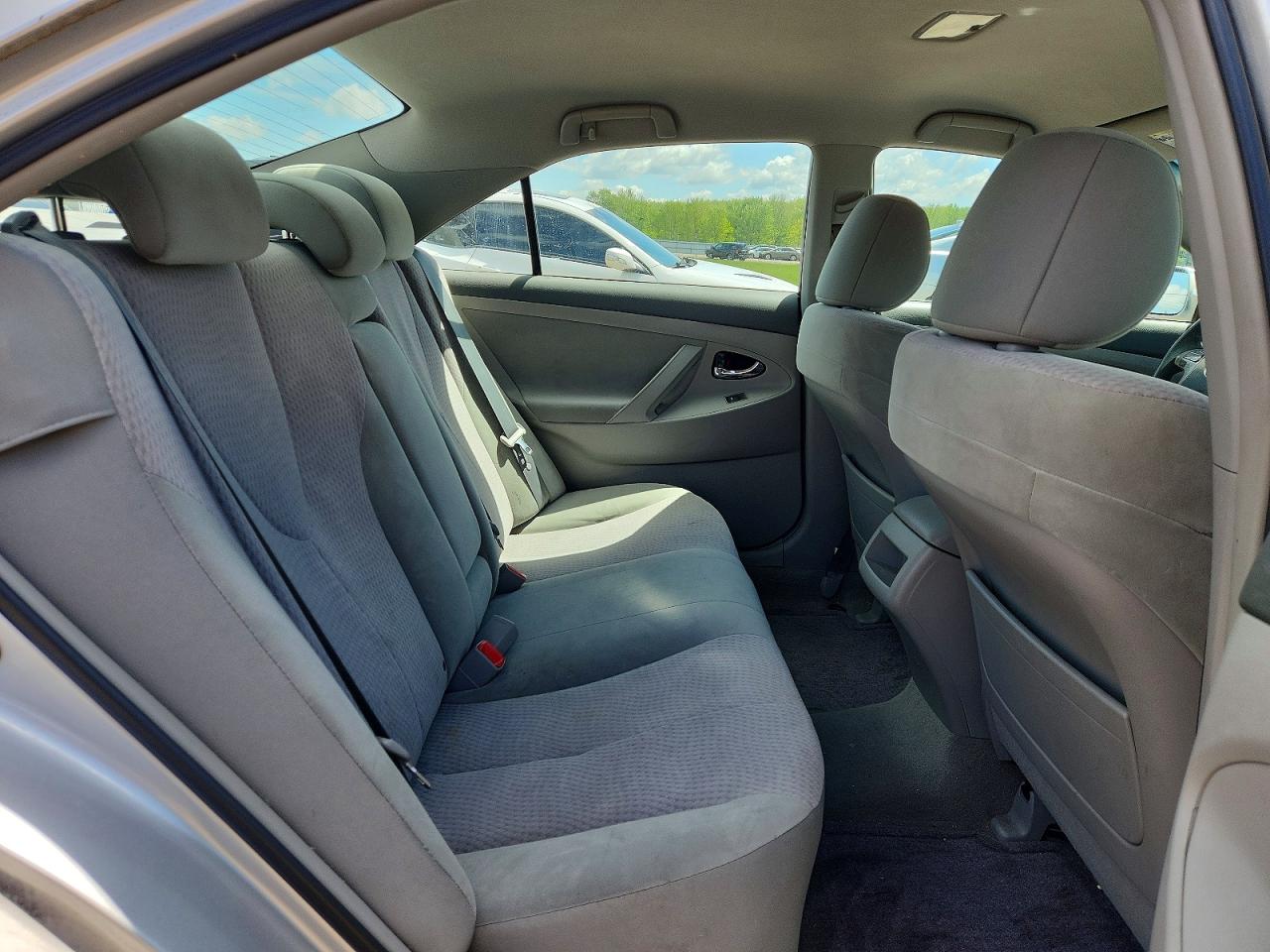 2011 Toyota Camry Le Silver vin: 4T4BF3EK1BR215256