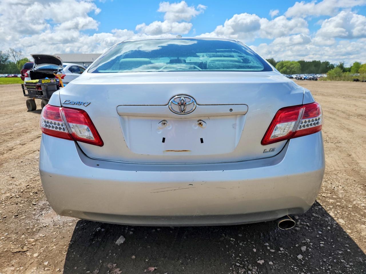 2011 Toyota Camry Le Silver vin: 4T4BF3EK1BR215256