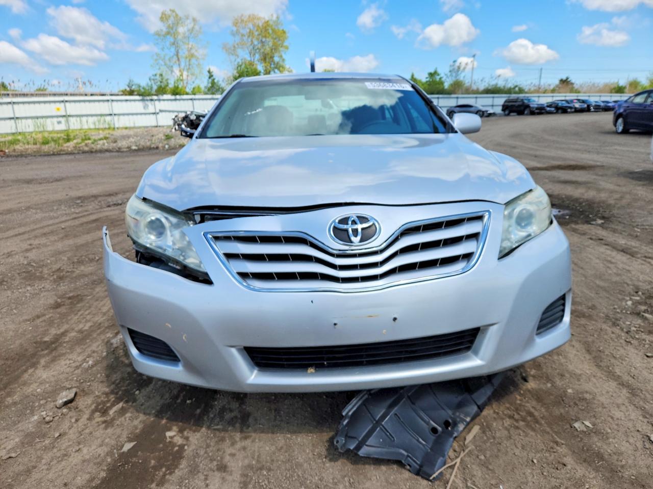 2011 Toyota Camry Le Silver vin: 4T4BF3EK1BR215256