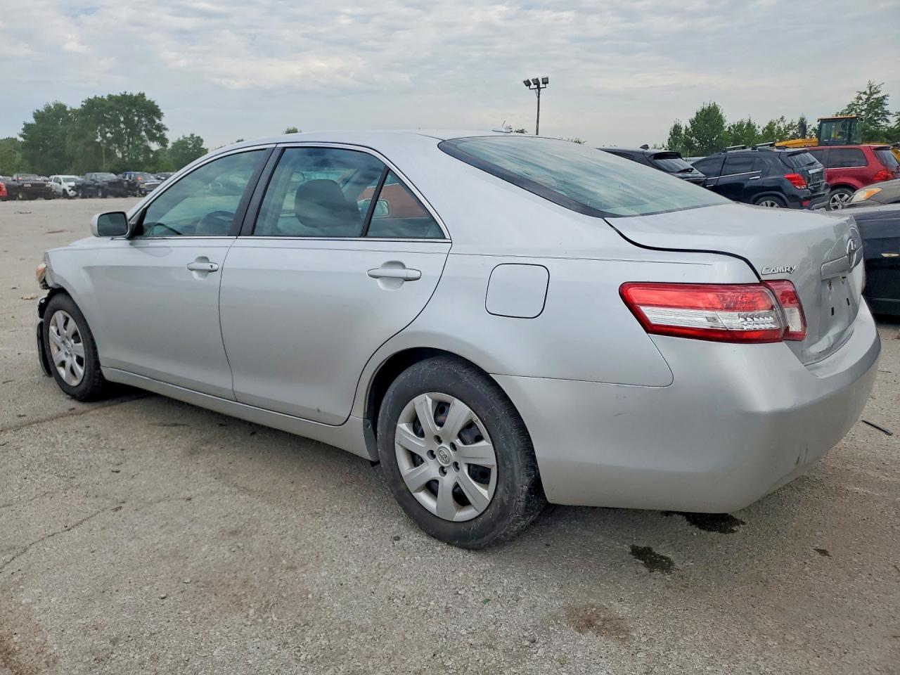 2011 Toyota Camry Le Silver vin: 4T4BF3EK1BR215614