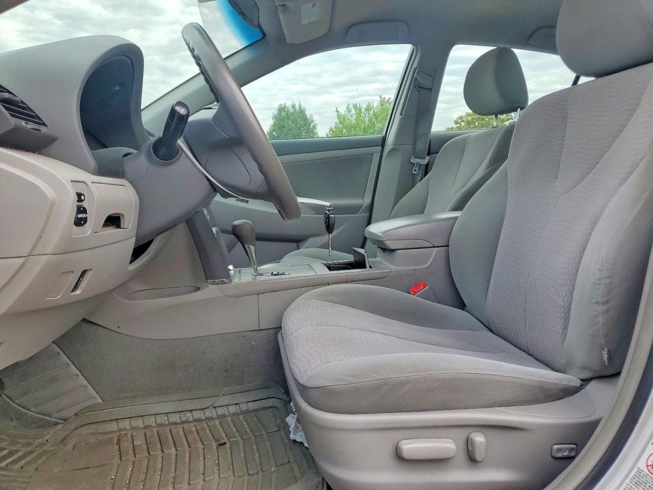 2011 Toyota Camry Le Silver vin: 4T4BF3EK1BR215614