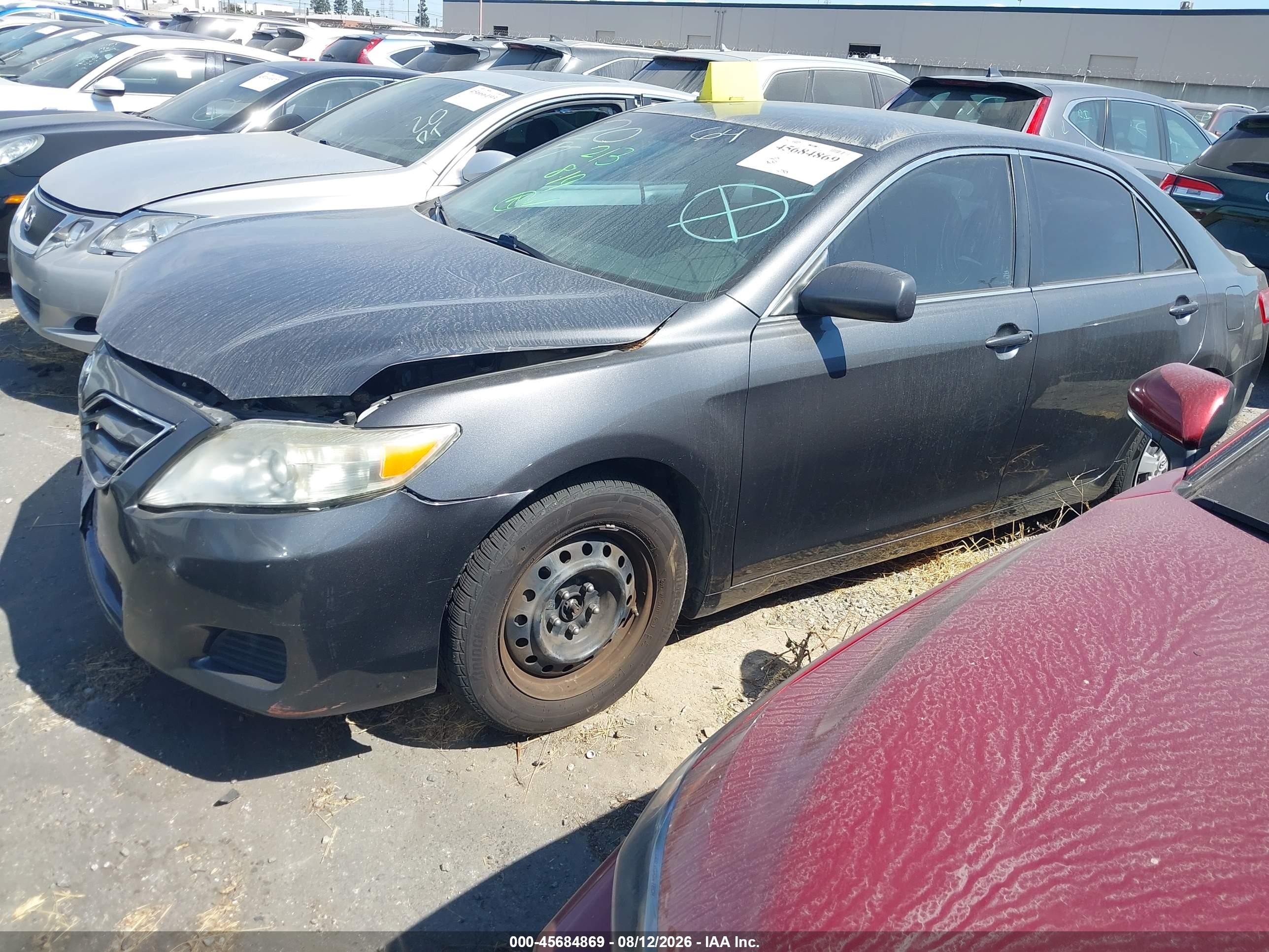2010 Toyota Camry Le Gray vin: 4T4BF3EK2AR001052