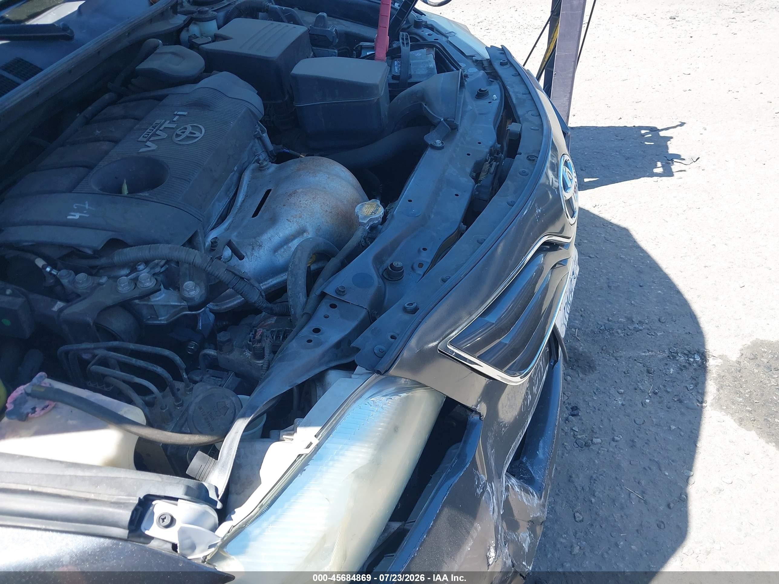 2010 Toyota Camry Le Gray vin: 4T4BF3EK2AR001052