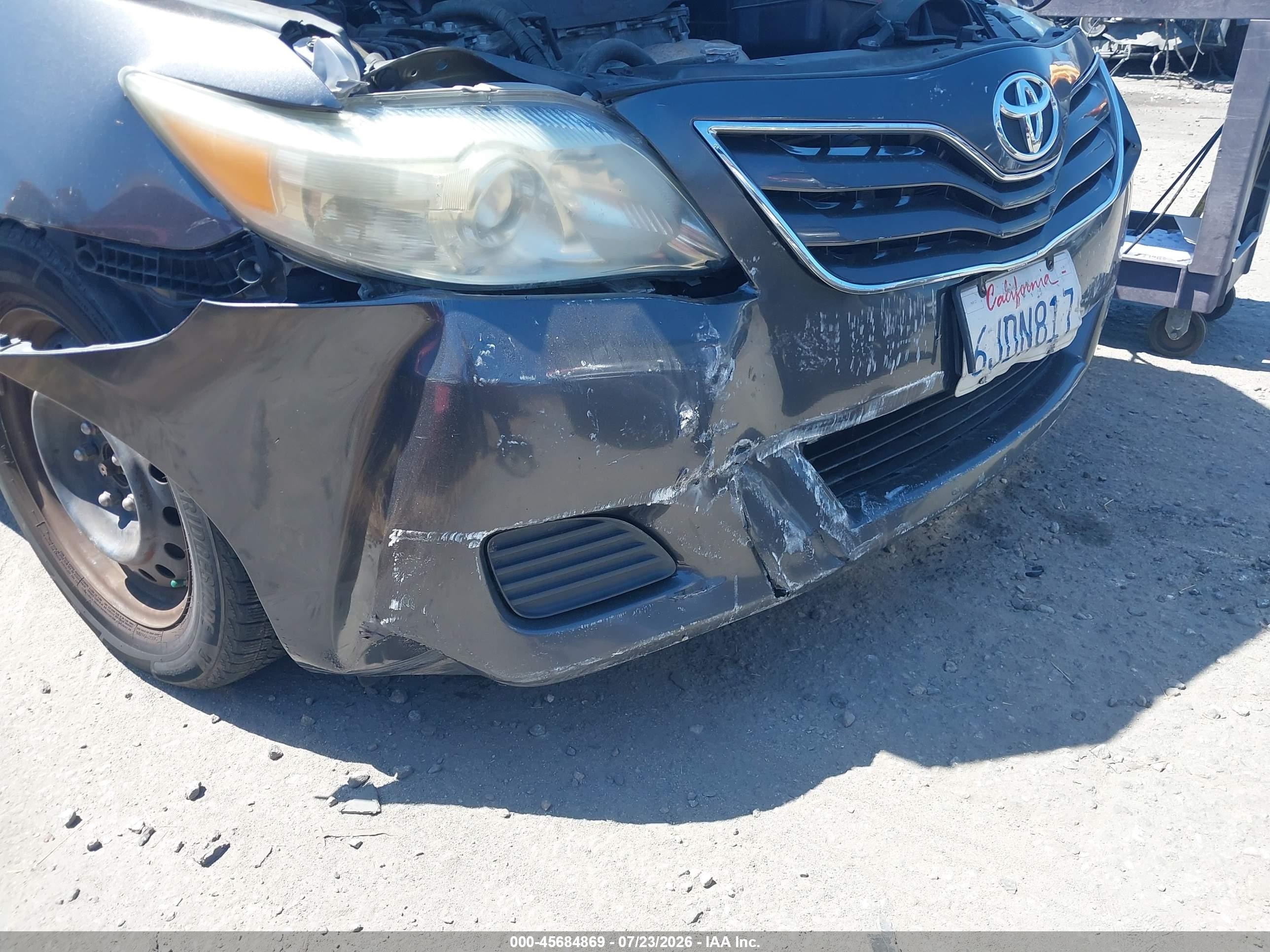 2010 Toyota Camry Le Gray vin: 4T4BF3EK2AR001052