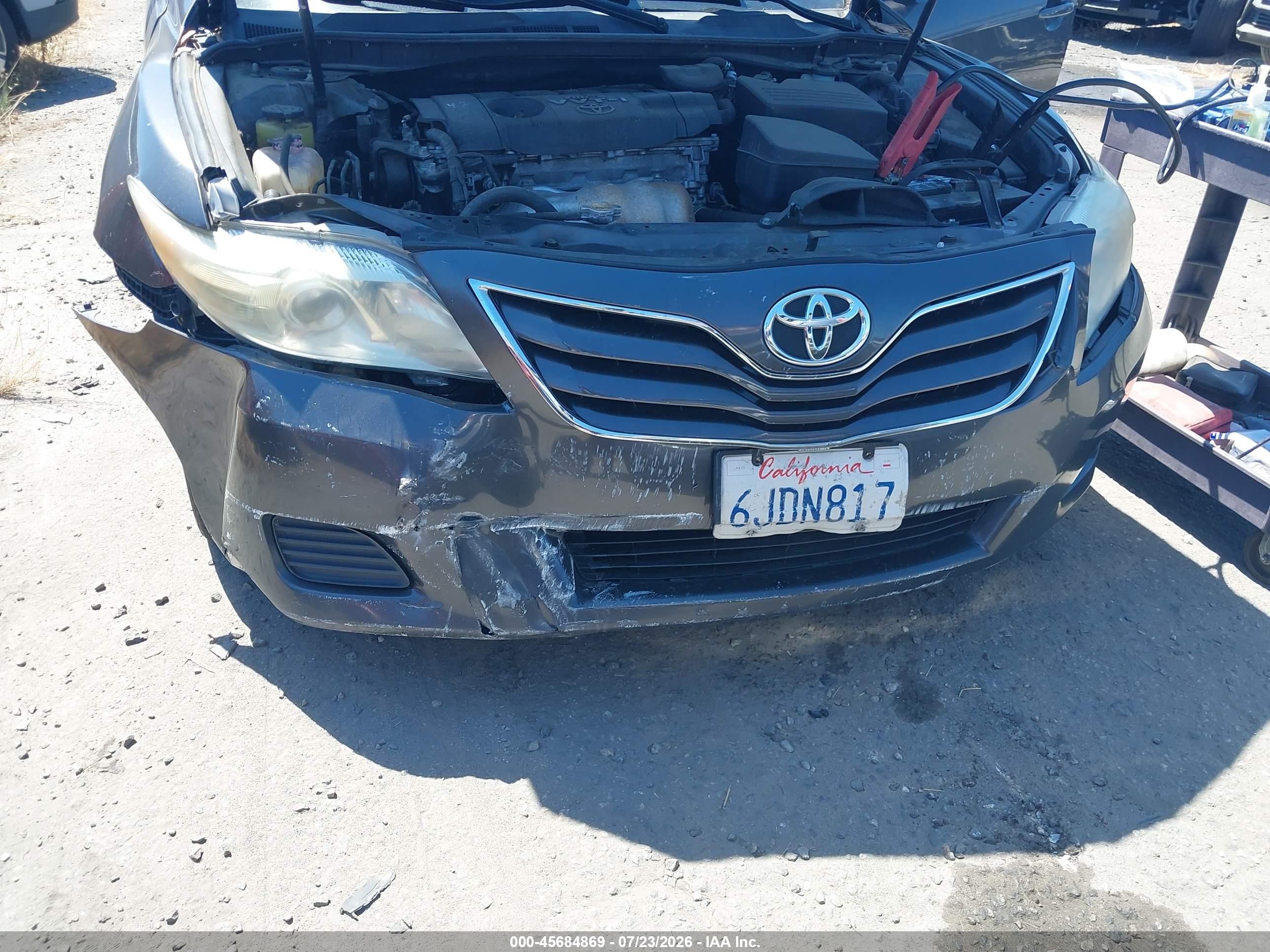 2010 Toyota Camry Le Gray vin: 4T4BF3EK2AR001052
