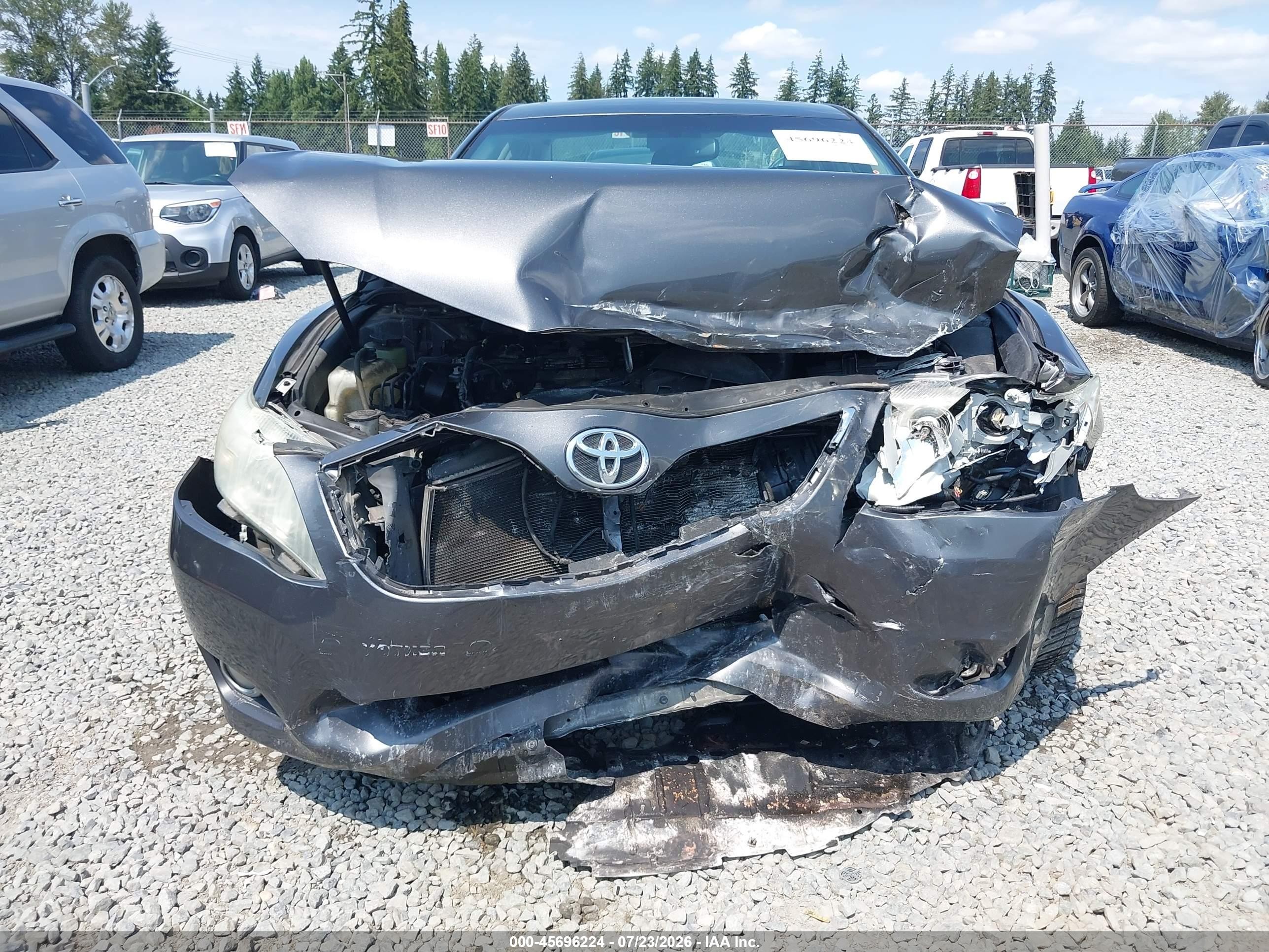 2010 Toyota Camry Xle Gray vin: 4T4BF3EK2AR002878