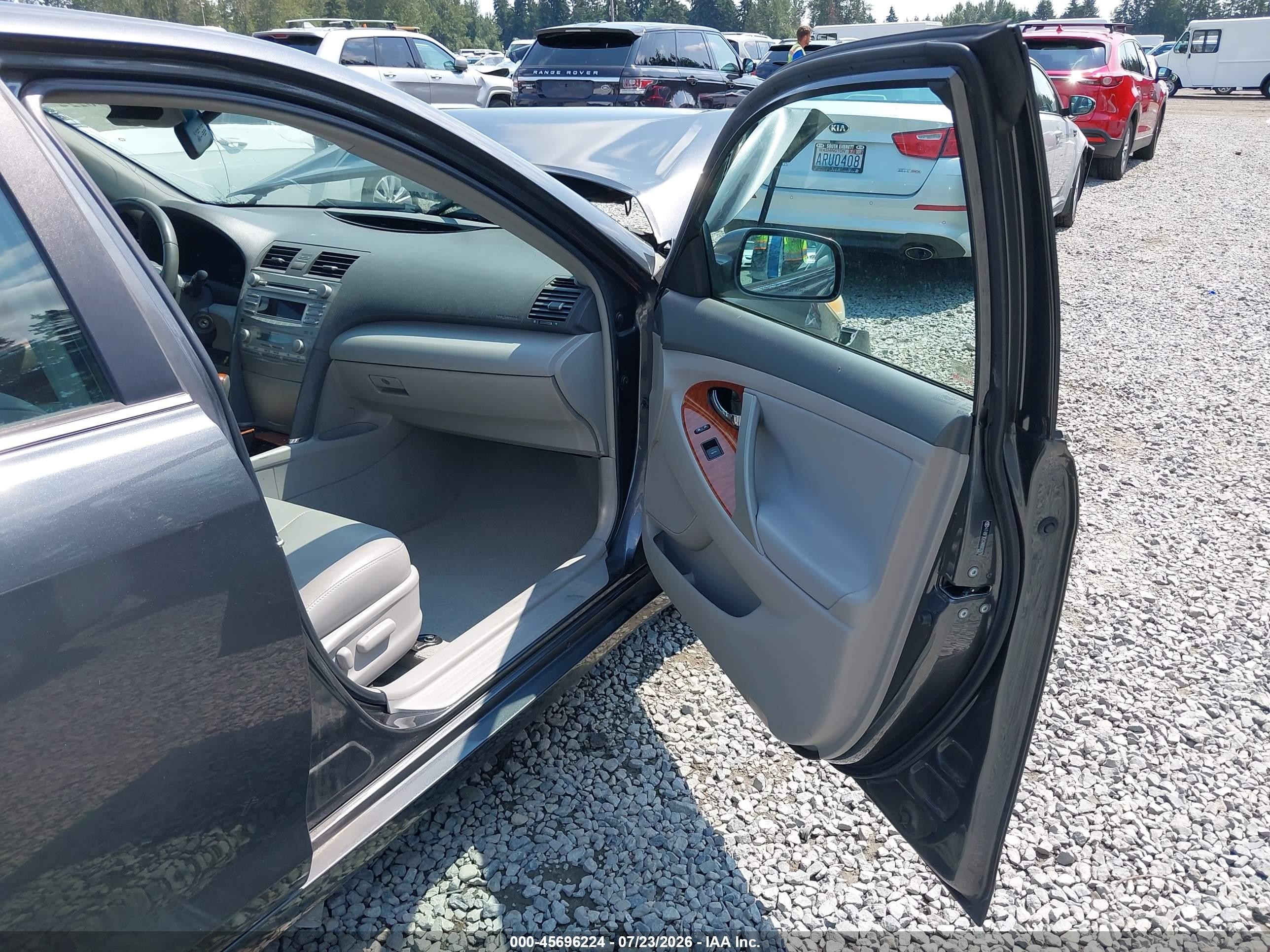 2010 Toyota Camry Xle Gray vin: 4T4BF3EK2AR002878