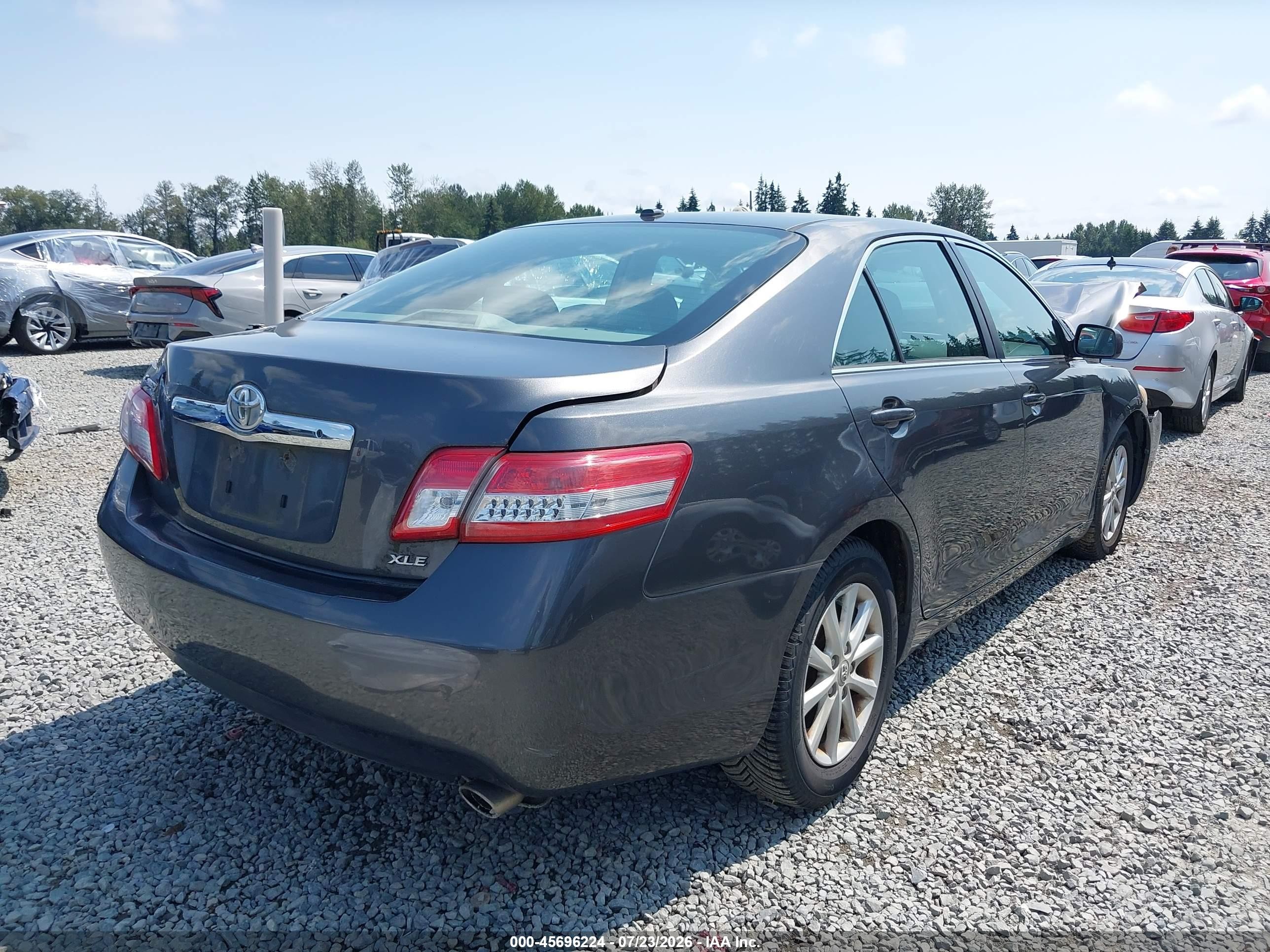 2010 Toyota Camry Xle Gray vin: 4T4BF3EK2AR002878