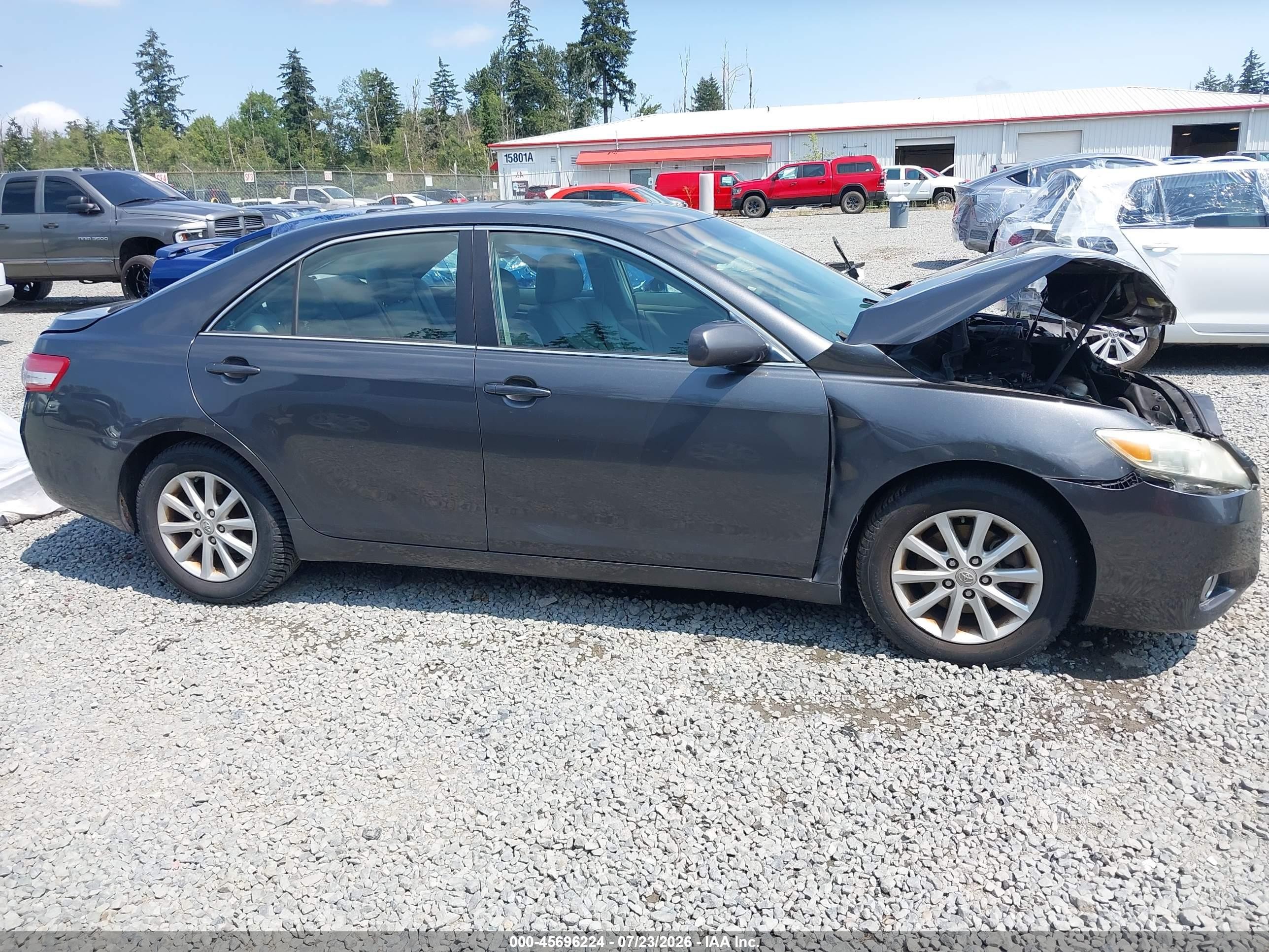 2010 Toyota Camry Xle Gray vin: 4T4BF3EK2AR002878