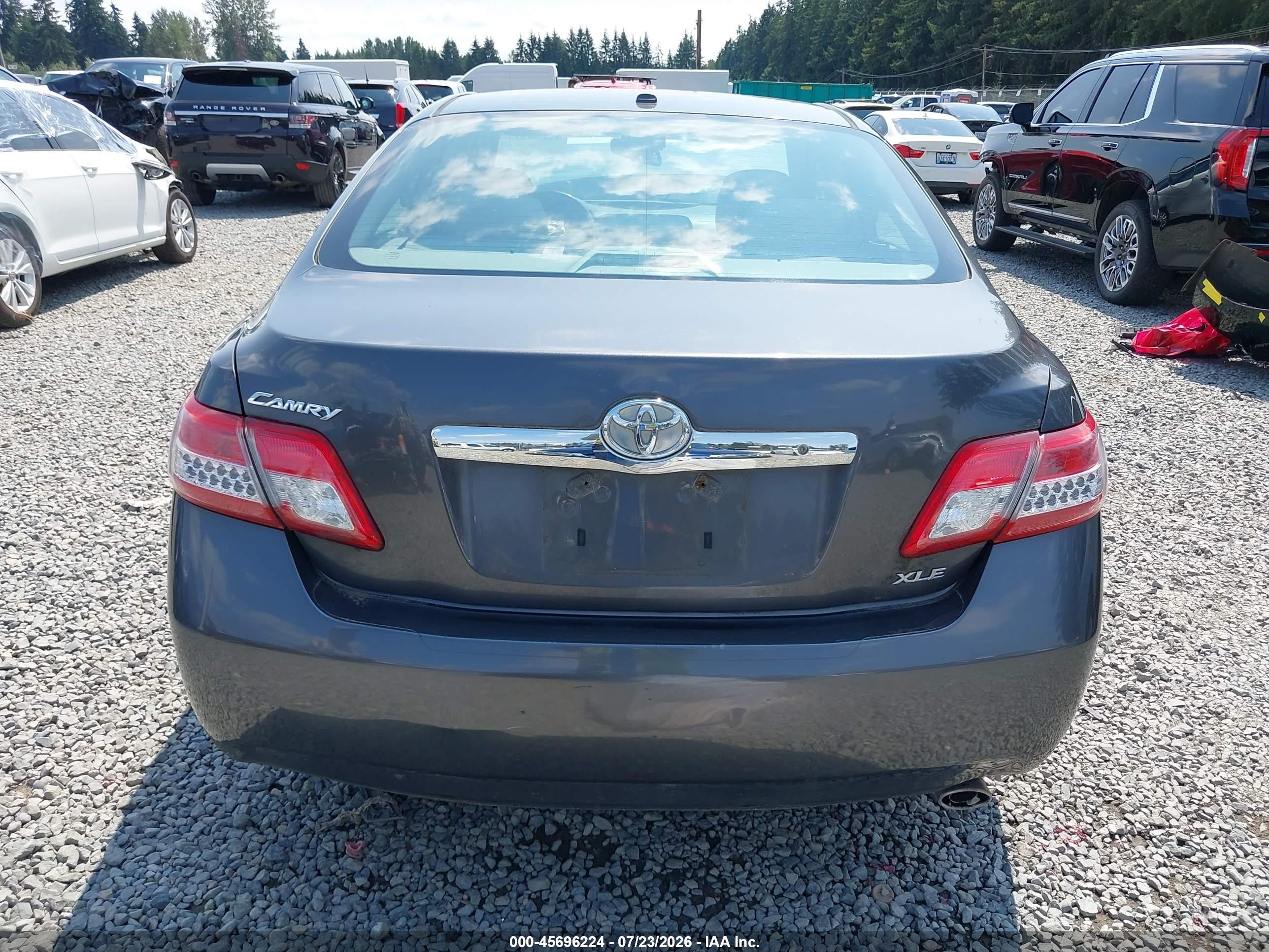 2010 Toyota Camry Xle Gray vin: 4T4BF3EK2AR002878
