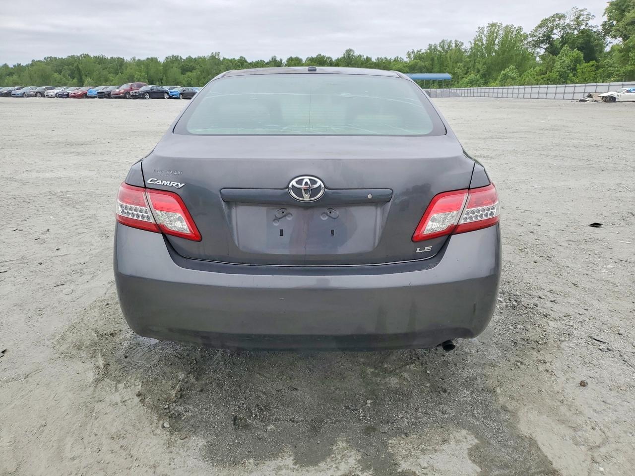 2010 Toyota Camry Le Gray vin: 4T4BF3EK2AR009538