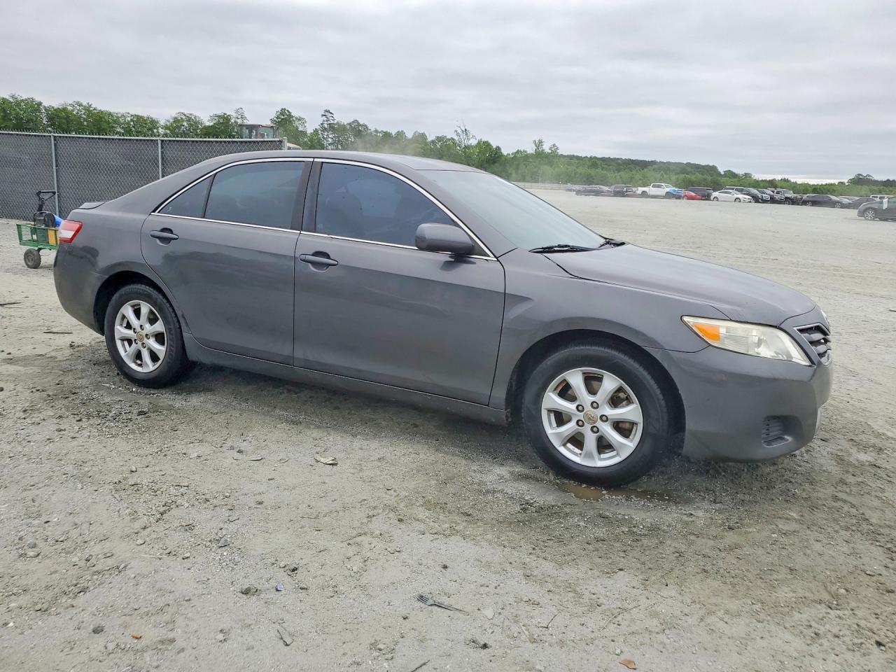 2010 Toyota Camry Le Gray vin: 4T4BF3EK2AR009538