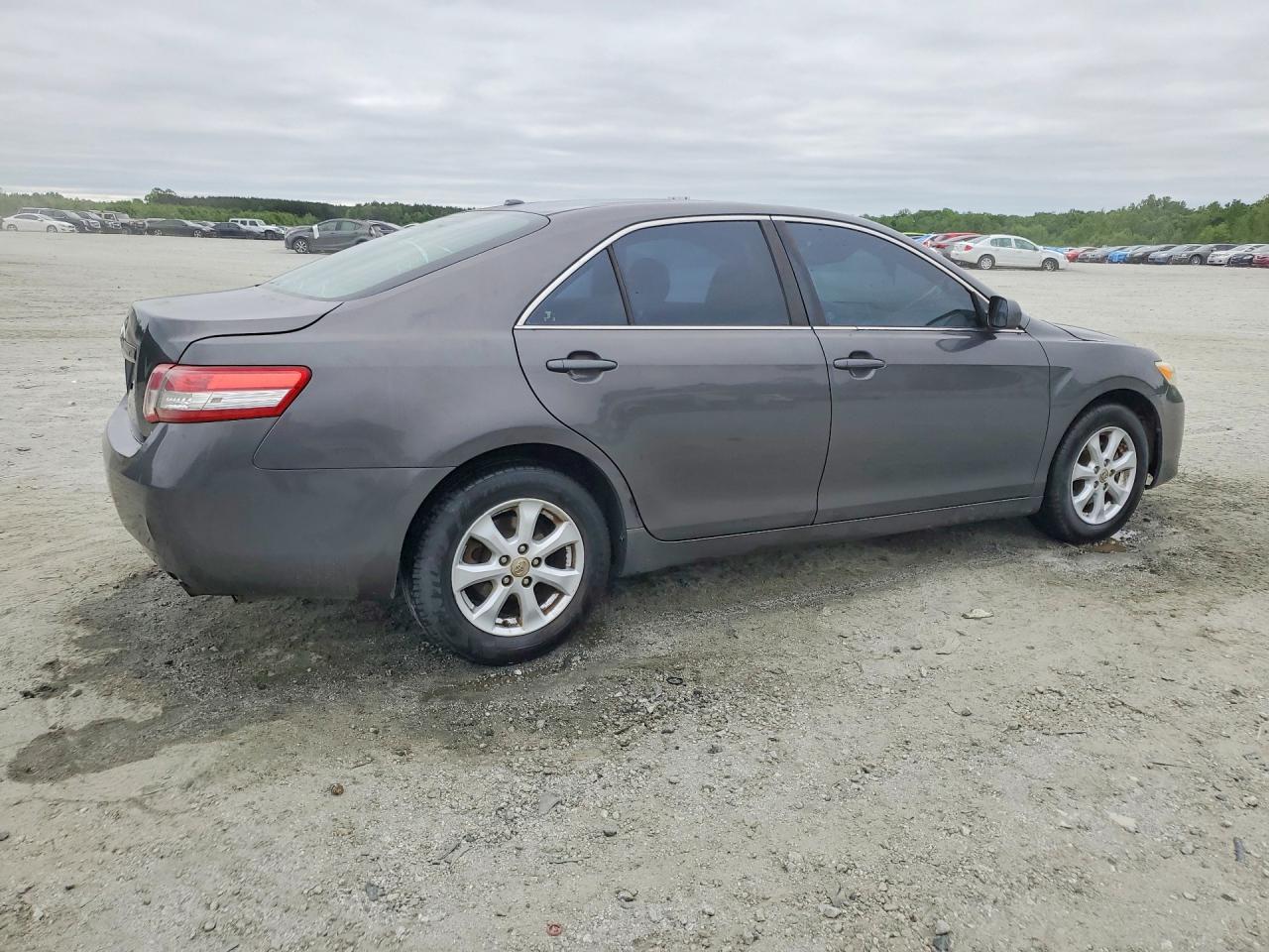 2010 Toyota Camry Le Gray vin: 4T4BF3EK2AR009538
