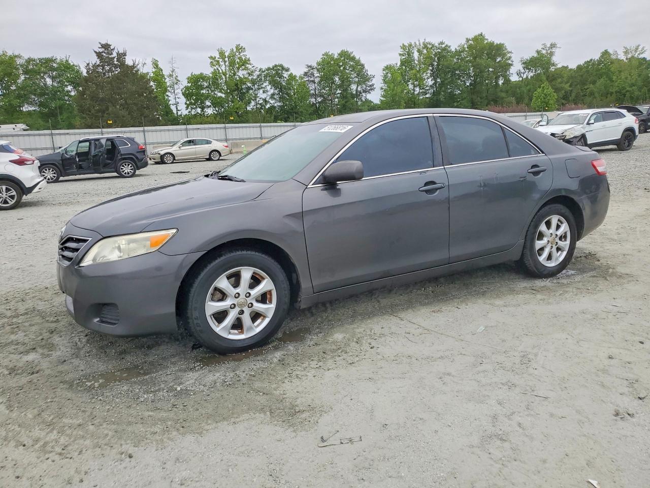 2010 Toyota Camry Le Gray vin: 4T4BF3EK2AR009538