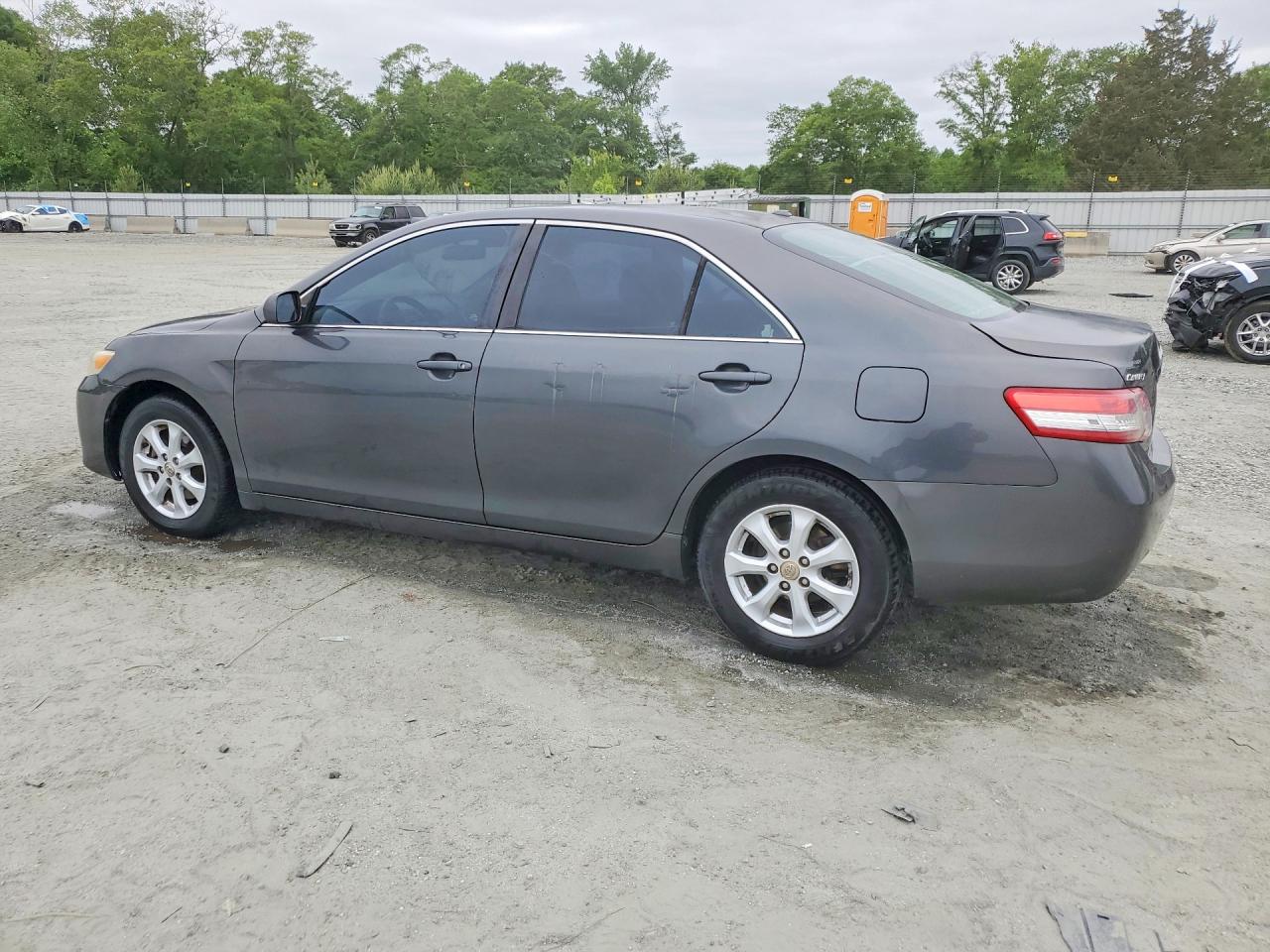 2010 Toyota Camry Le Gray vin: 4T4BF3EK2AR009538