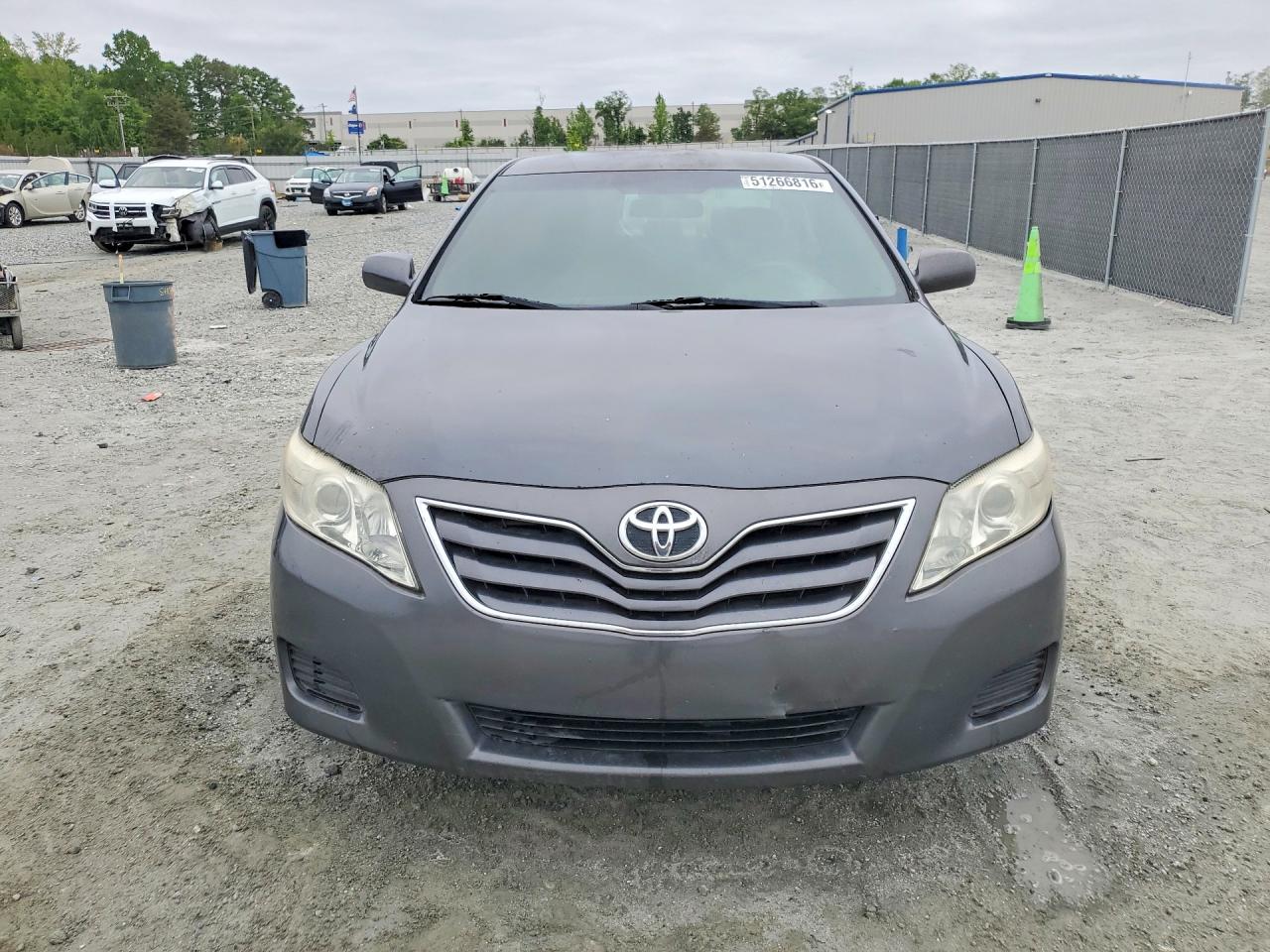 2010 Toyota Camry Le Gray vin: 4T4BF3EK2AR009538