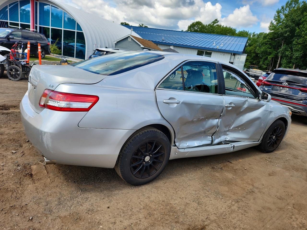 2010 Toyota Camry Le Silver vin: 4T4BF3EK2AR014237
