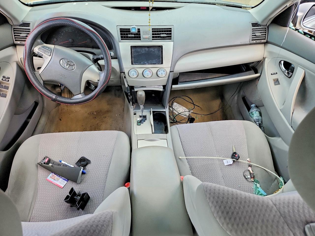 2010 Toyota Camry Le Silver vin: 4T4BF3EK2AR014237