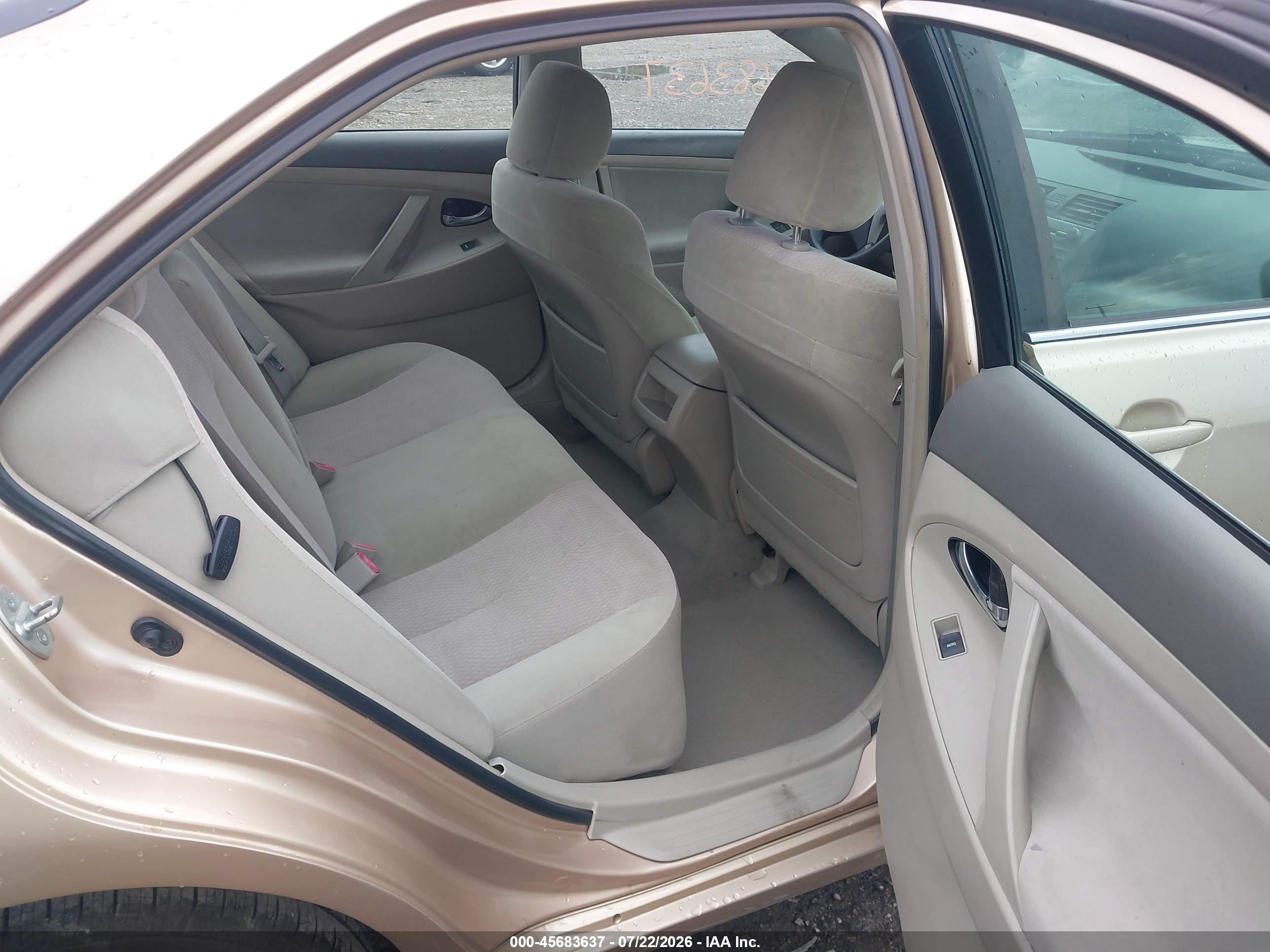 2010 Toyota Camry   Gold vin: 4T4BF3EK2AR016960